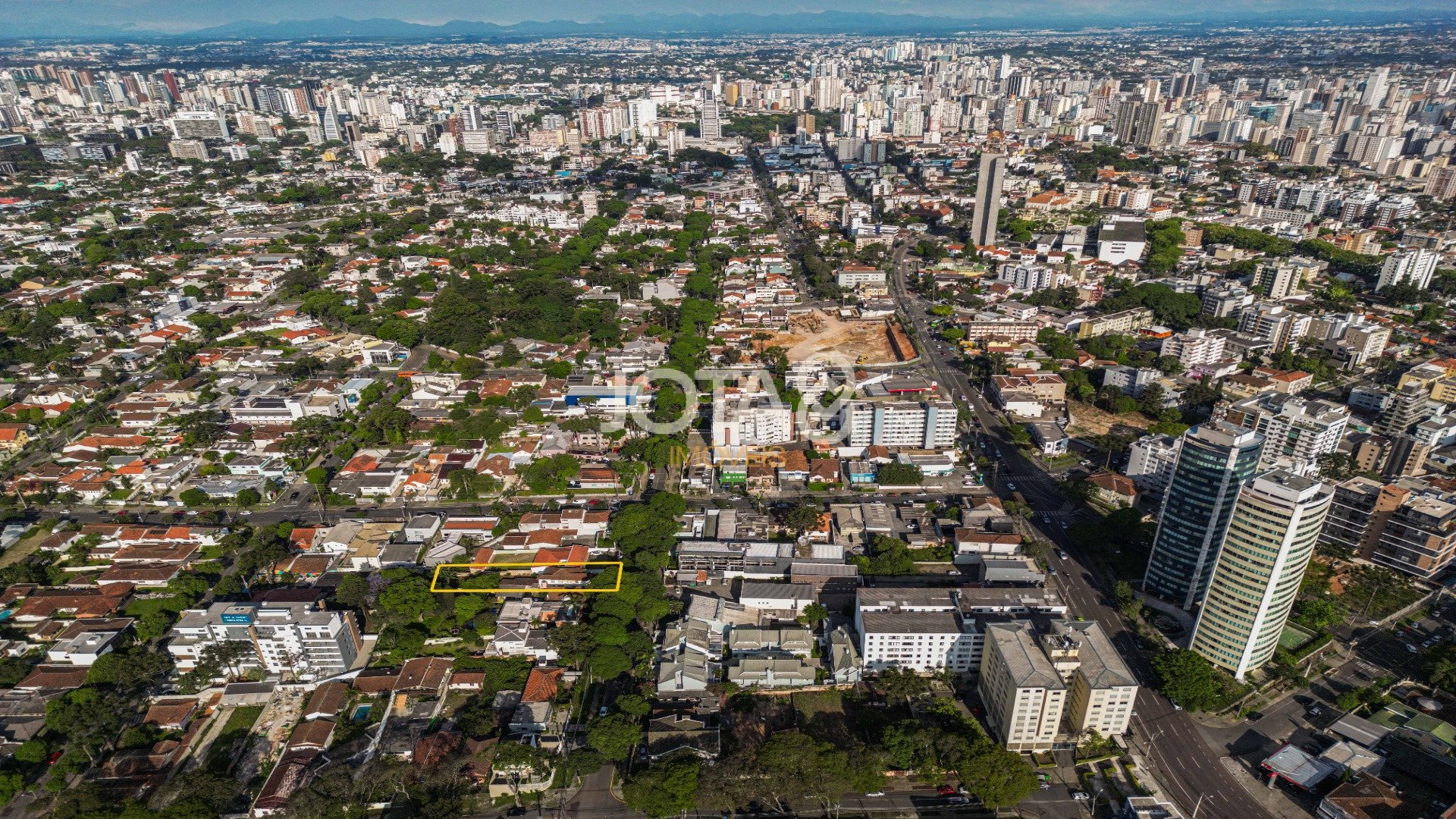 TERRENO ZR3 - 570M² - MERCÊS