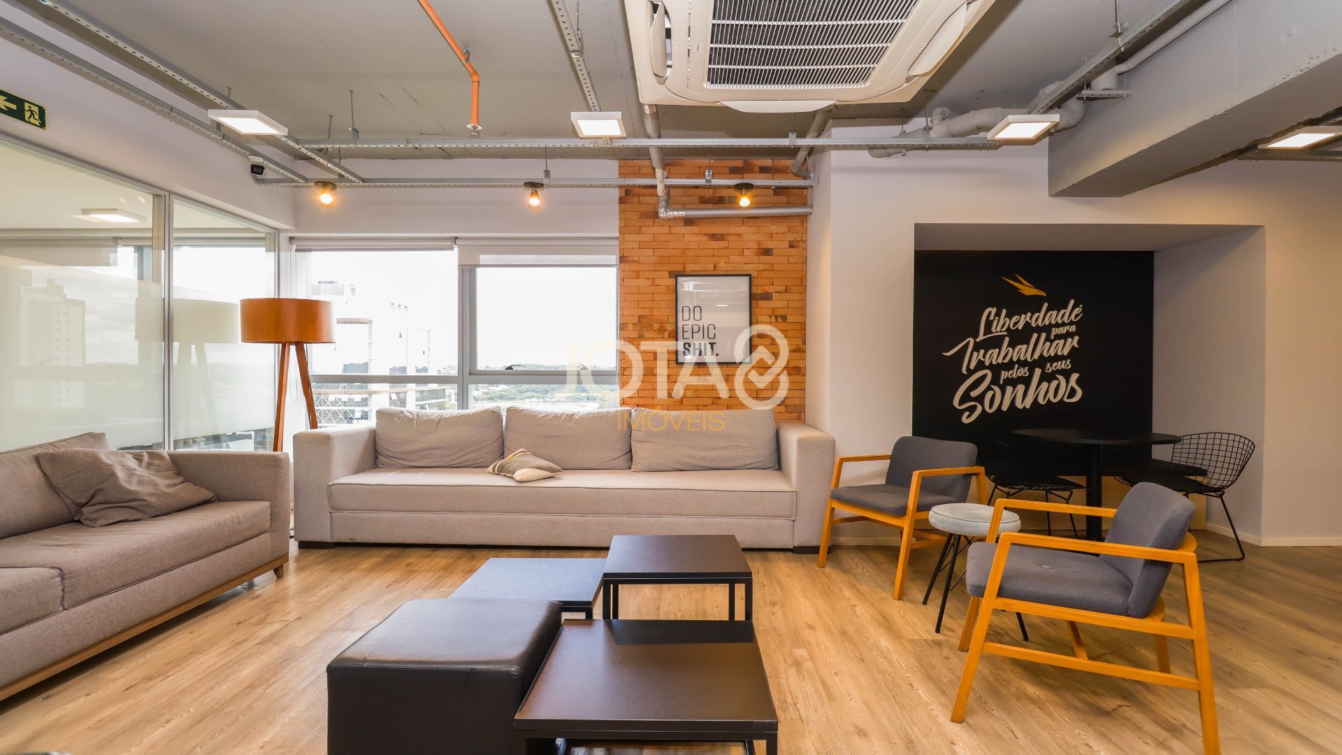 ESPAÇO COMERCIAL PRONTO PARA O SEU NEGÓCIO