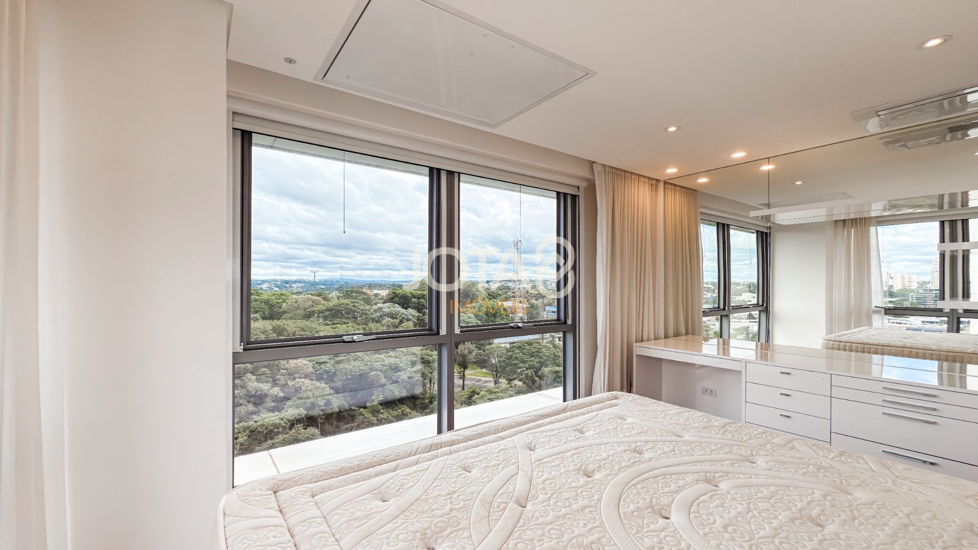 EOS BARIGUI 4 SUITES 3 VAGAS