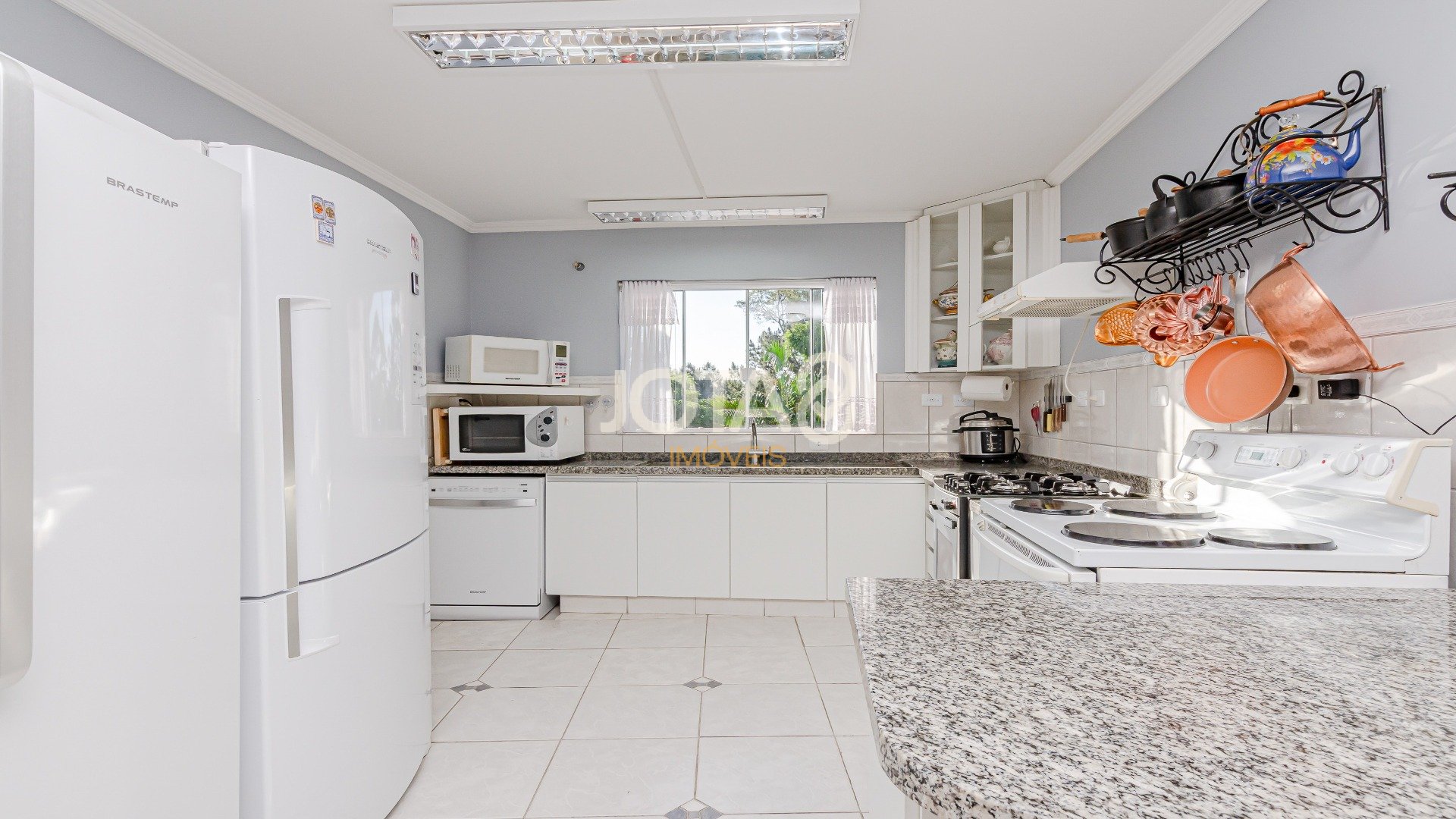 CASA NO BAIRRO PILARZINHO COM 4 QUARTOS  EM MEIO A NATUREZA