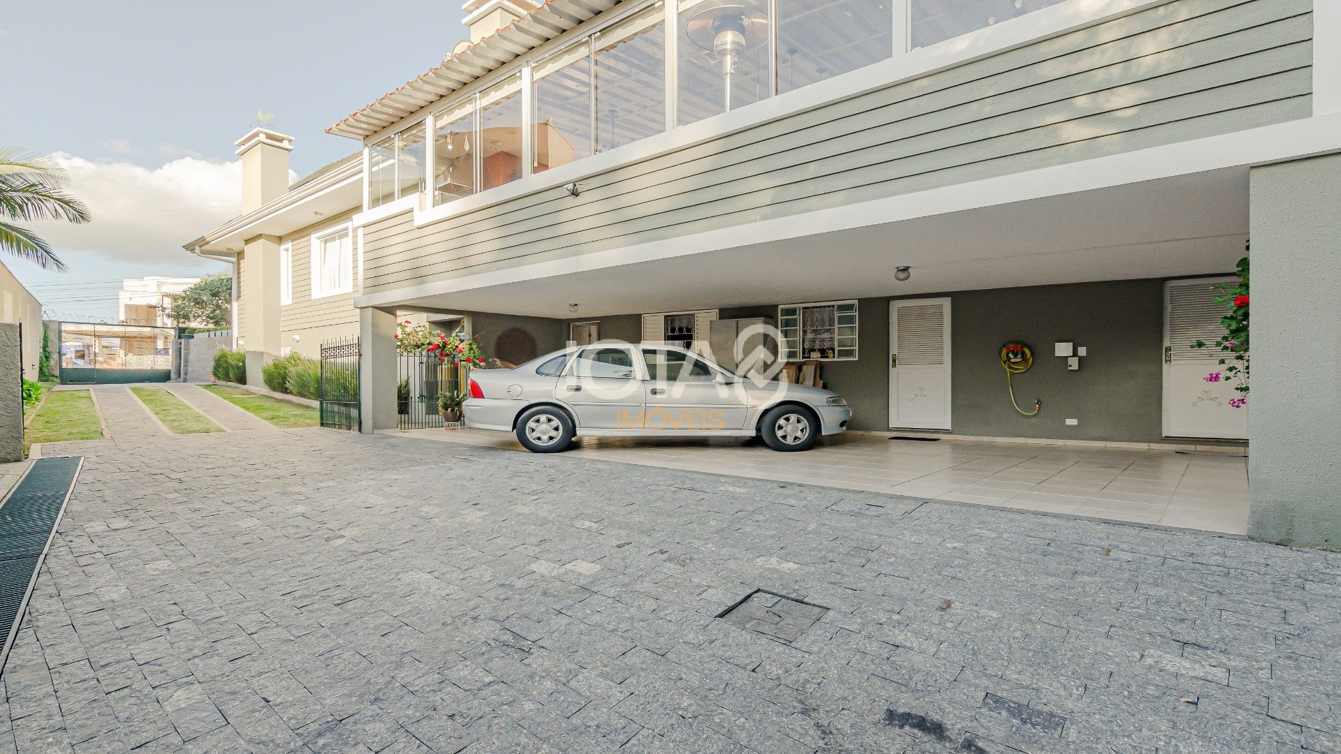 CASA NO BAIRRO PILARZINHO COM 4 QUARTOS  EM MEIO A NATUREZA