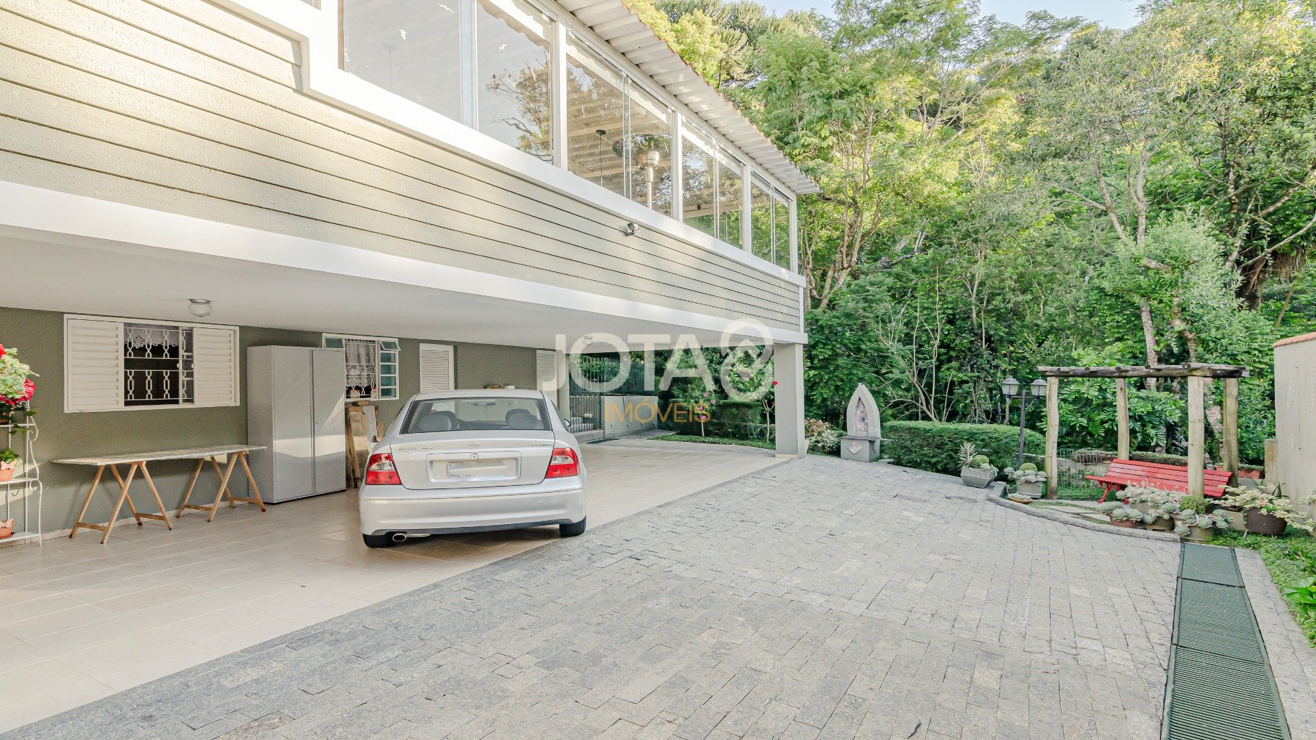 CASA NO BAIRRO PILARZINHO COM 4 QUARTOS  EM MEIO A NATUREZA