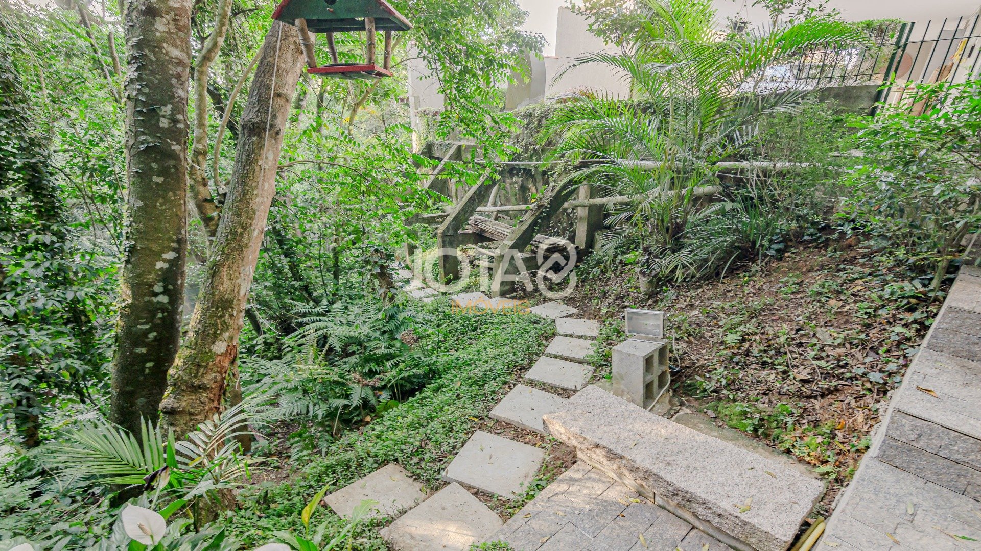 CASA NO BAIRRO PILARZINHO COM 4 QUARTOS  EM MEIO A NATUREZA