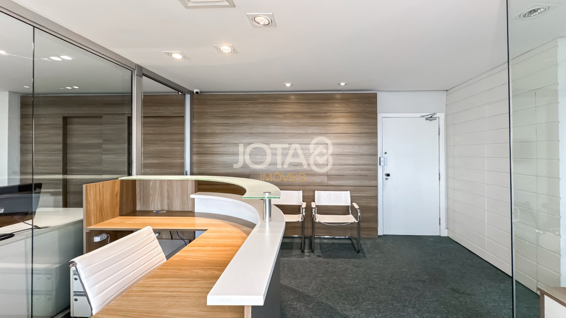 SALA COMERCIAL NO CENTRO !