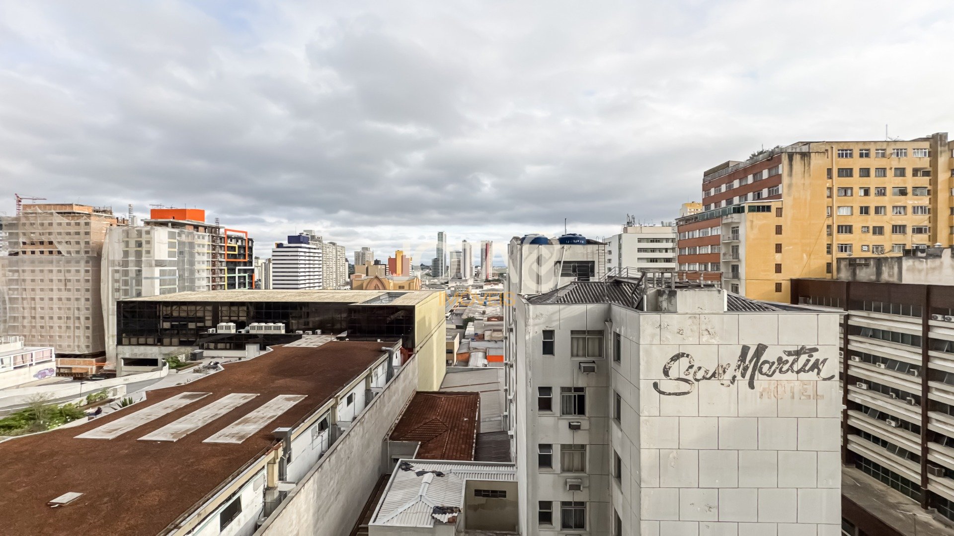 SALA COMERCIAL NO CENTRO !