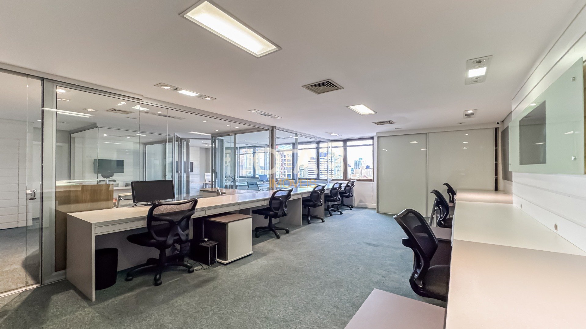SALA COMERCIAL NO CENTRO !