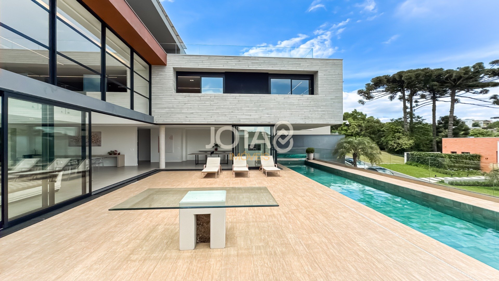 CASA MODERNA 841M2 EM CONDOMINIO, NO VISTA ALEGRE