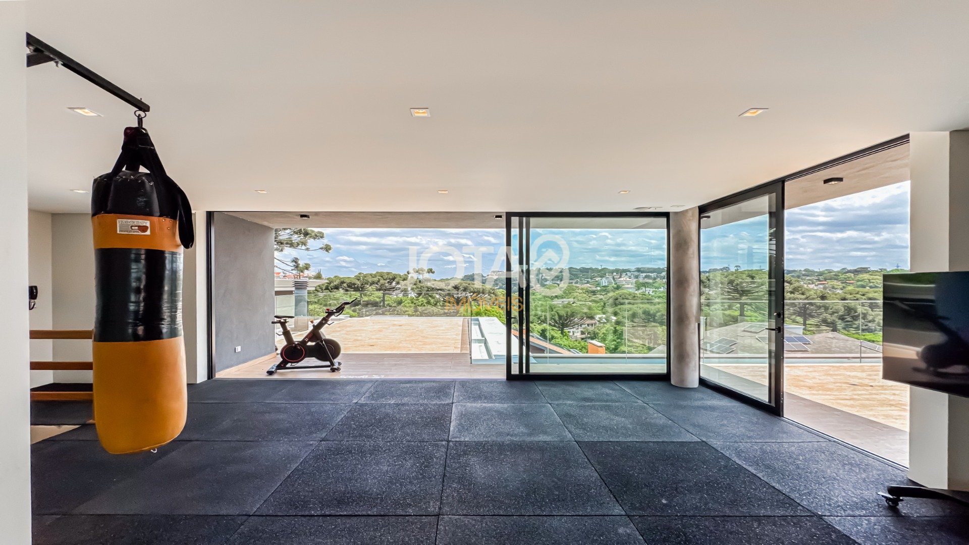 CASA MODERNA 841M2 EM CONDOMINIO, NO VISTA ALEGRE