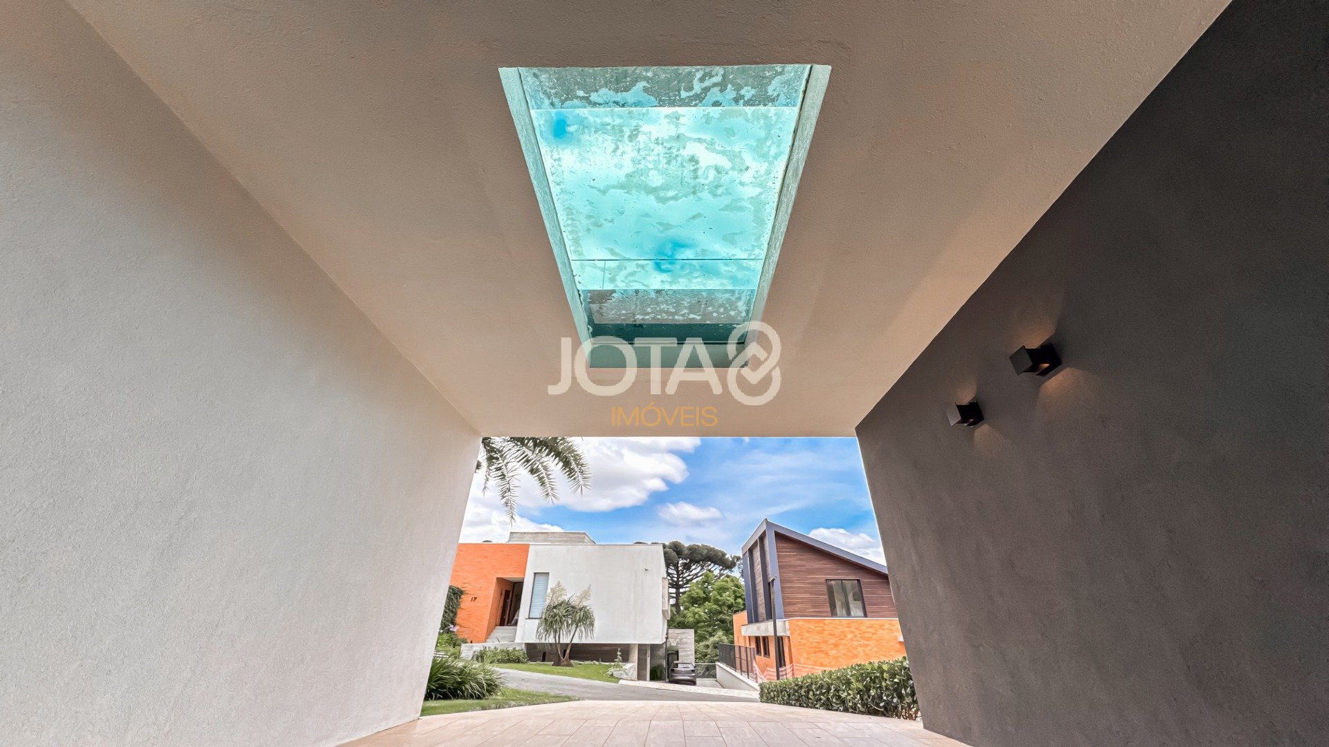 CASA MODERNA 841M2 EM CONDOMINIO, NO VISTA ALEGRE