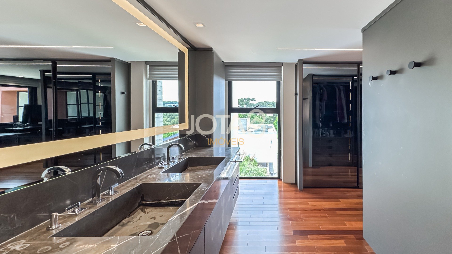 CASA MODERNA 841M2 EM CONDOMINIO, NO VISTA ALEGRE