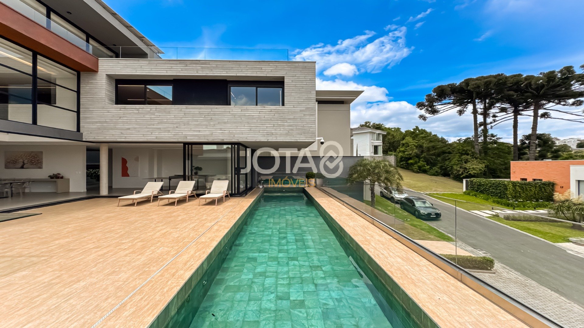 CASA MODERNA 841M2 EM CONDOMINIO, NO VISTA ALEGRE