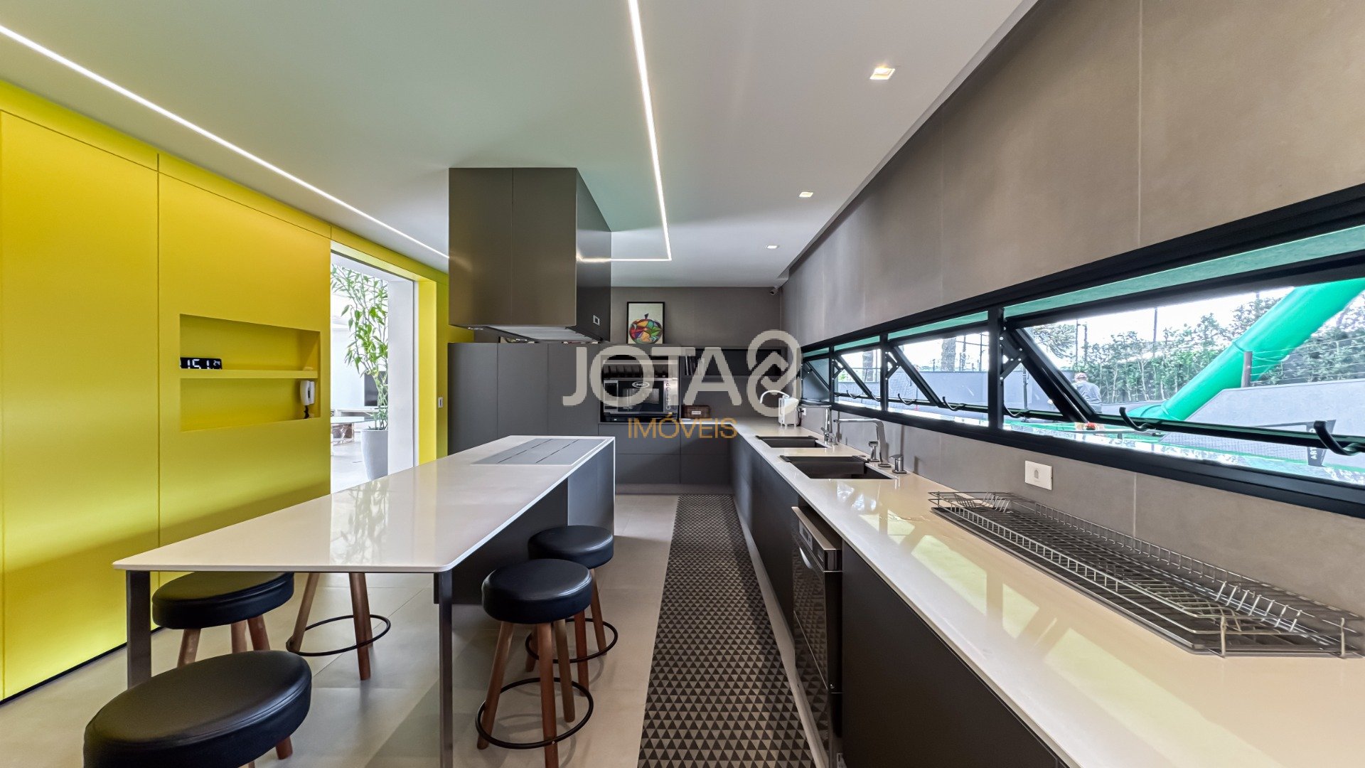 CASA MODERNA 841M2 EM CONDOMINIO, NO VISTA ALEGRE