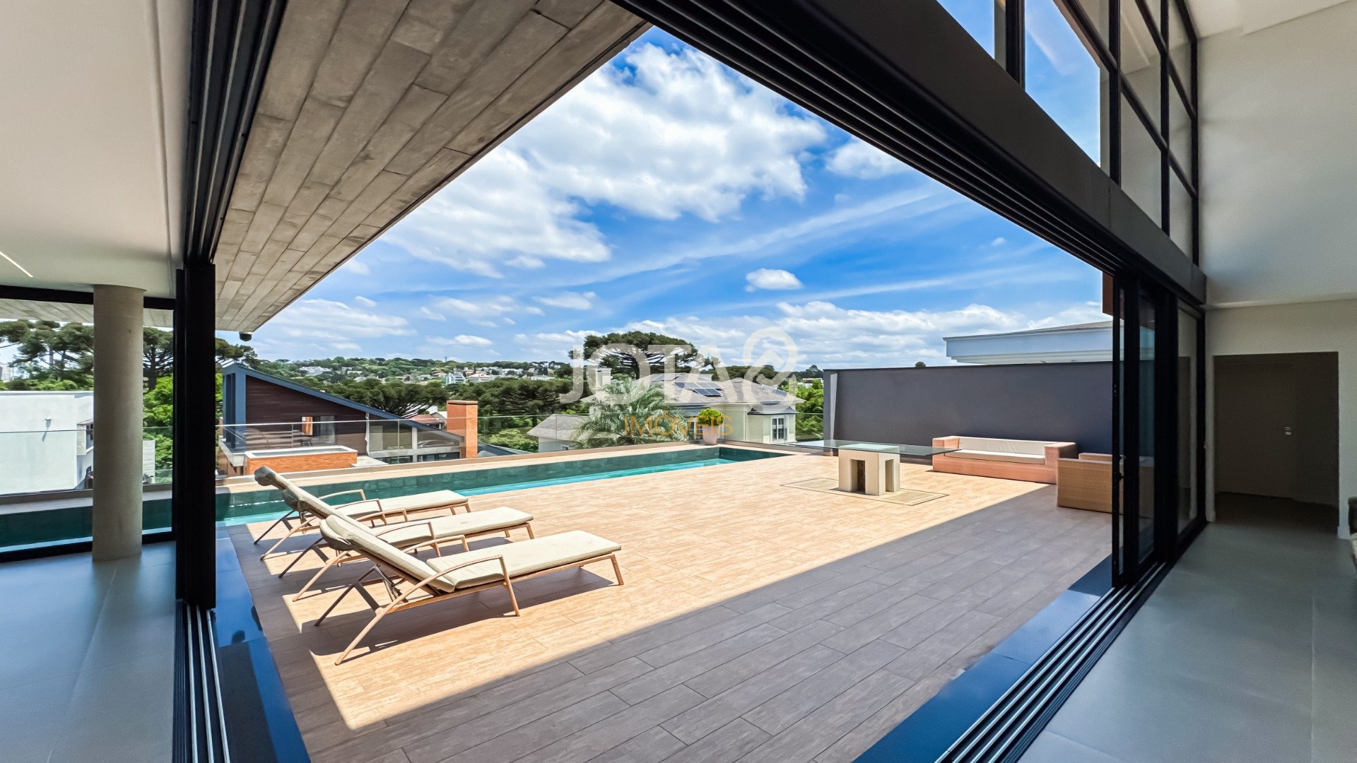 CASA MODERNA 841M2 EM CONDOMINIO, NO VISTA ALEGRE