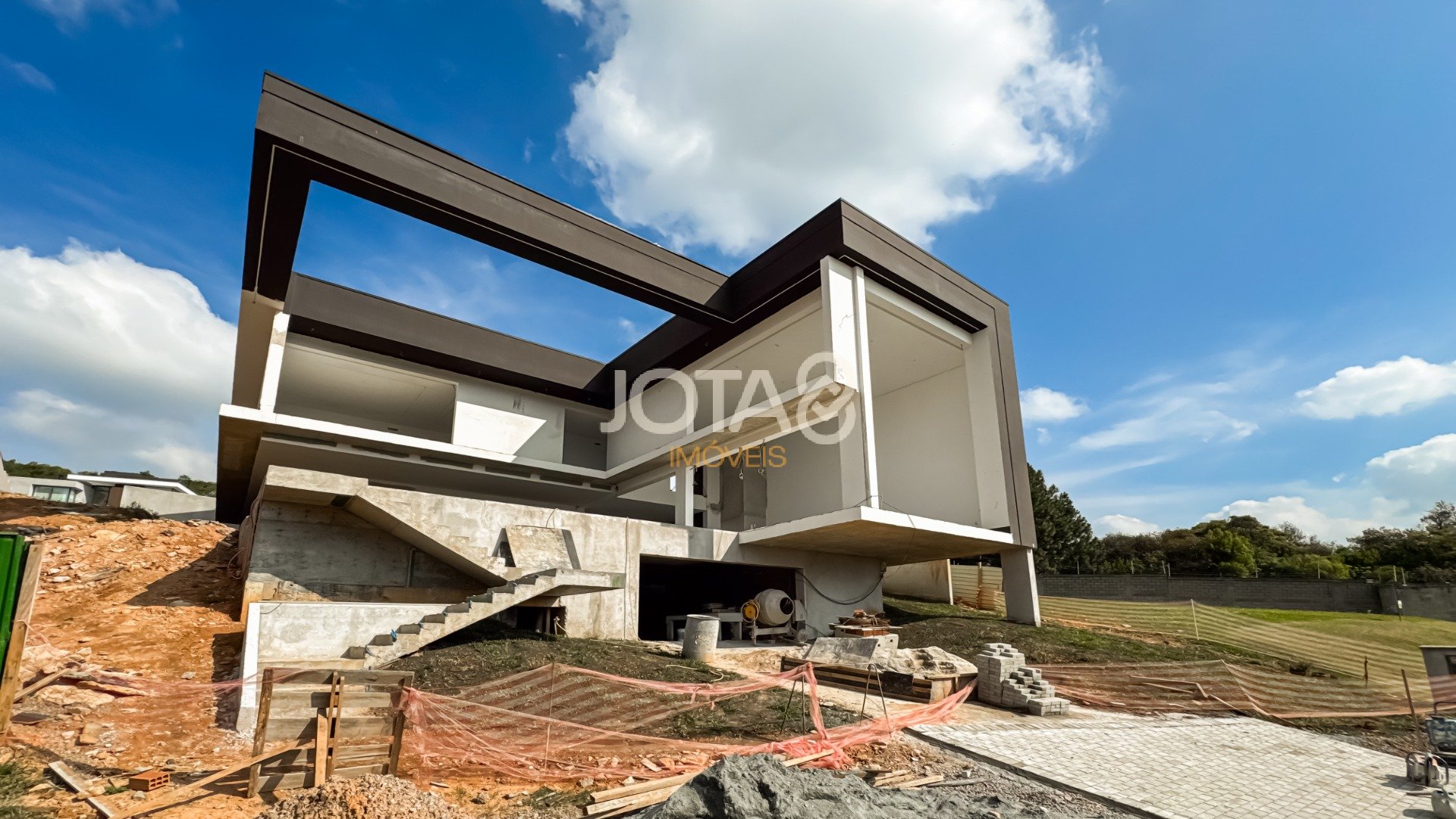 CASA NOVA EM CONDOMÍNIO COM 4 SUÍTES NO PAYSAGE WEEKEND!