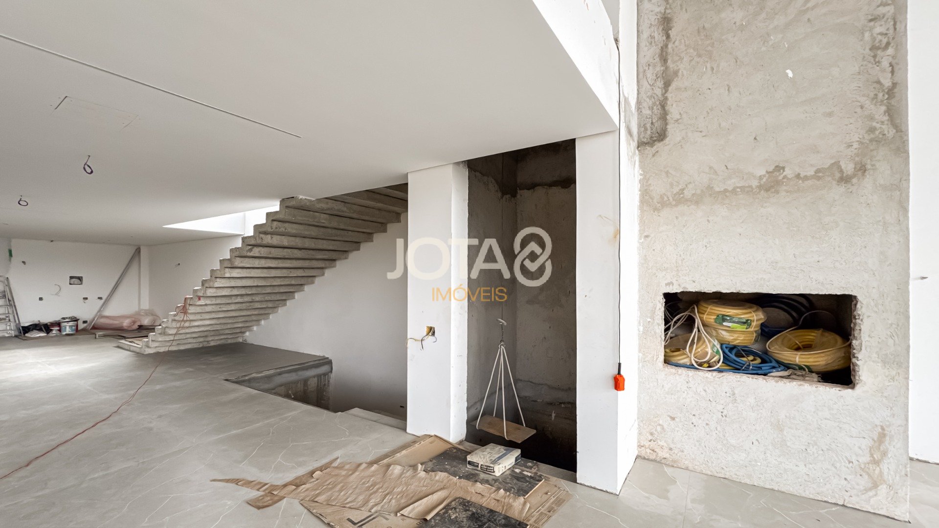 CASA NOVA EM CONDOMÍNIO COM 4 SUÍTES NO PAYSAGE WEEKEND!
