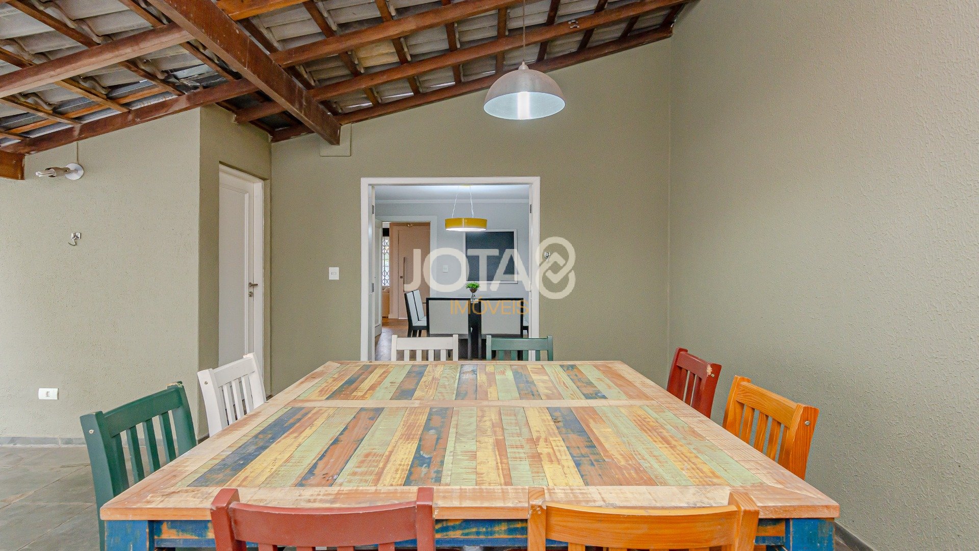 CASA MOBILIADA 3 QUARTOS COM QUINTAL E TERRENO