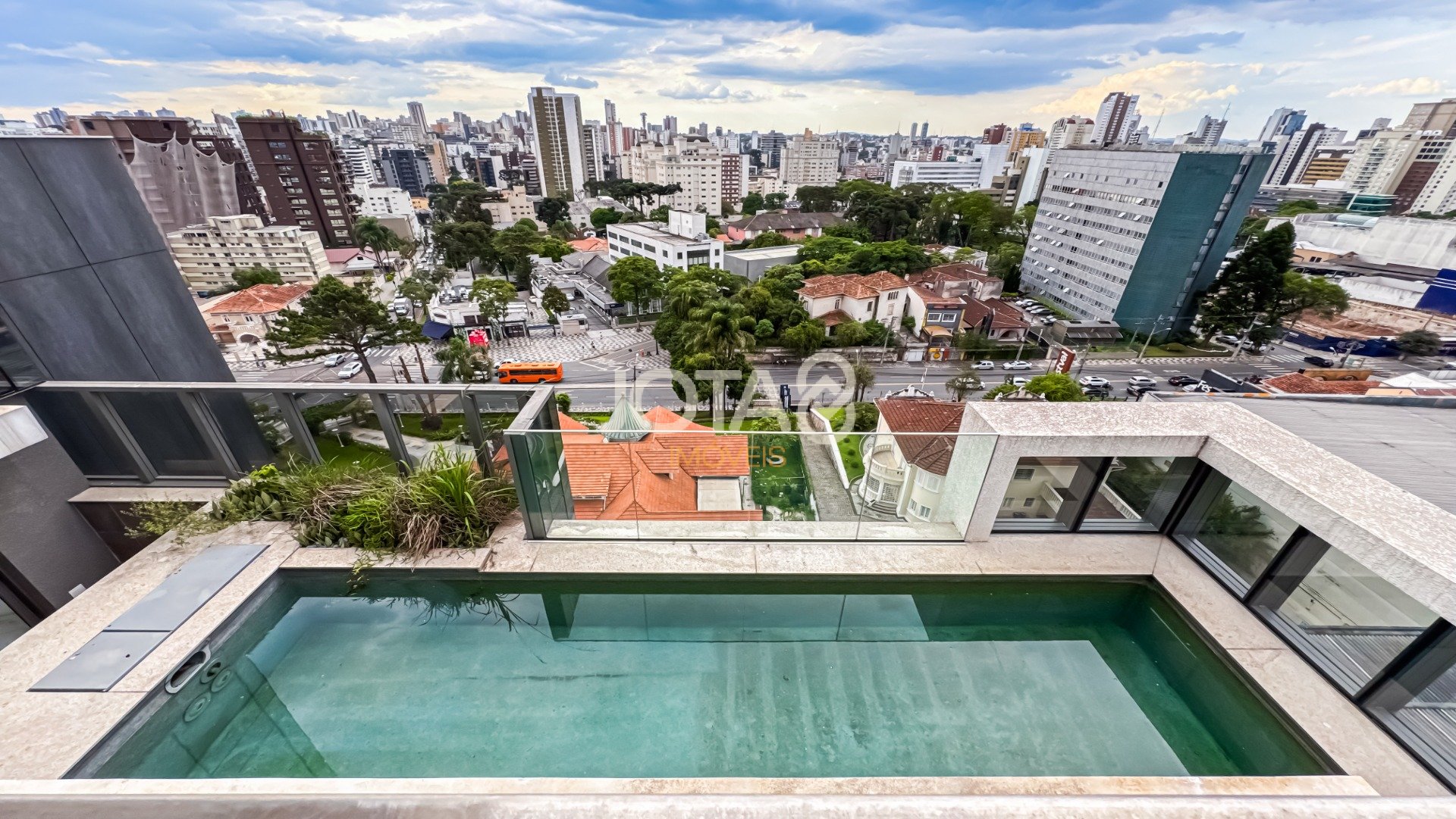 Foto de destaque Maravilhosa cobertura com 4 suítes no batel