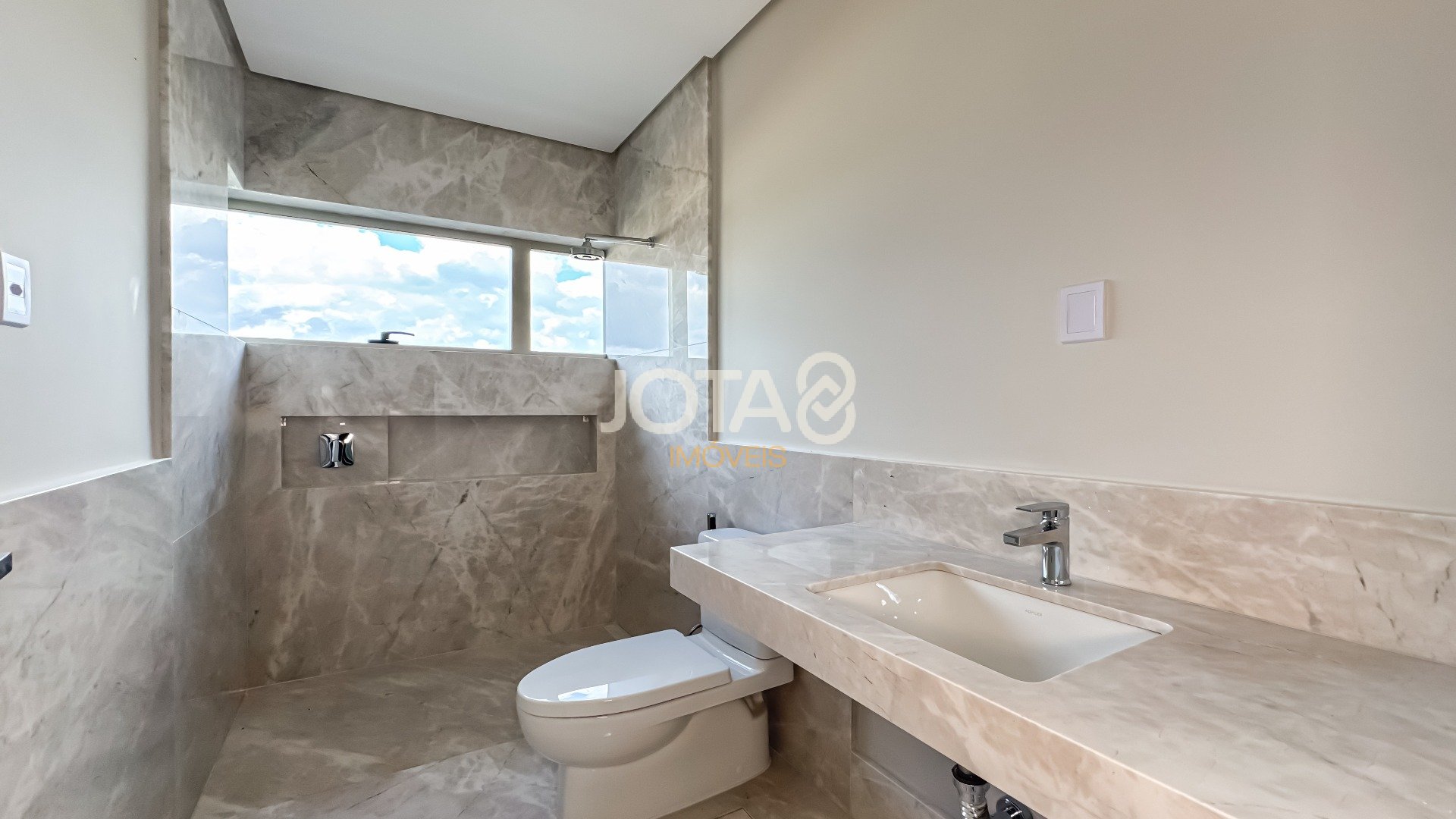 APARTAMENTO NO BATEL 02 SUITES E 04 VAGAS - REVENDA HANAMI