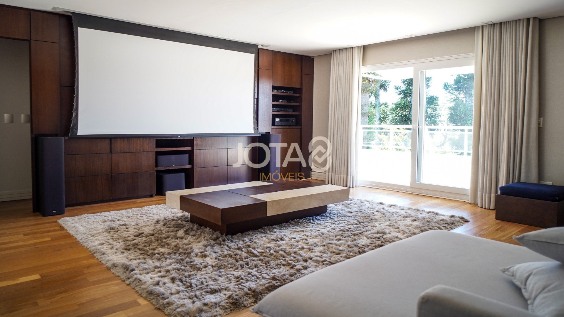 CASA COM PISCINA DE ALTO PADRÃO NO BACACHERI