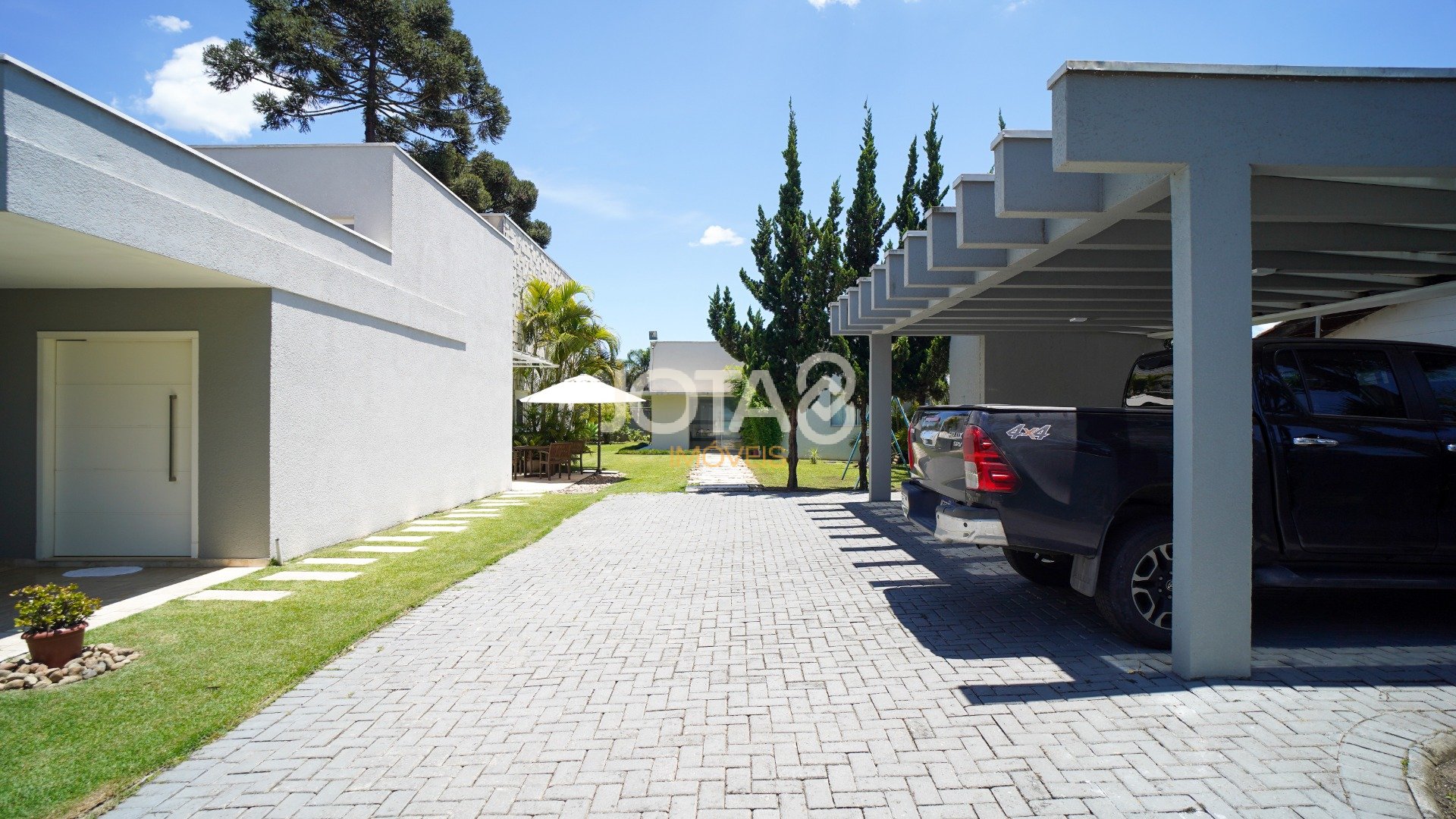 CASA COM PISCINA DE ALTO PADRÃO NO BACACHERI