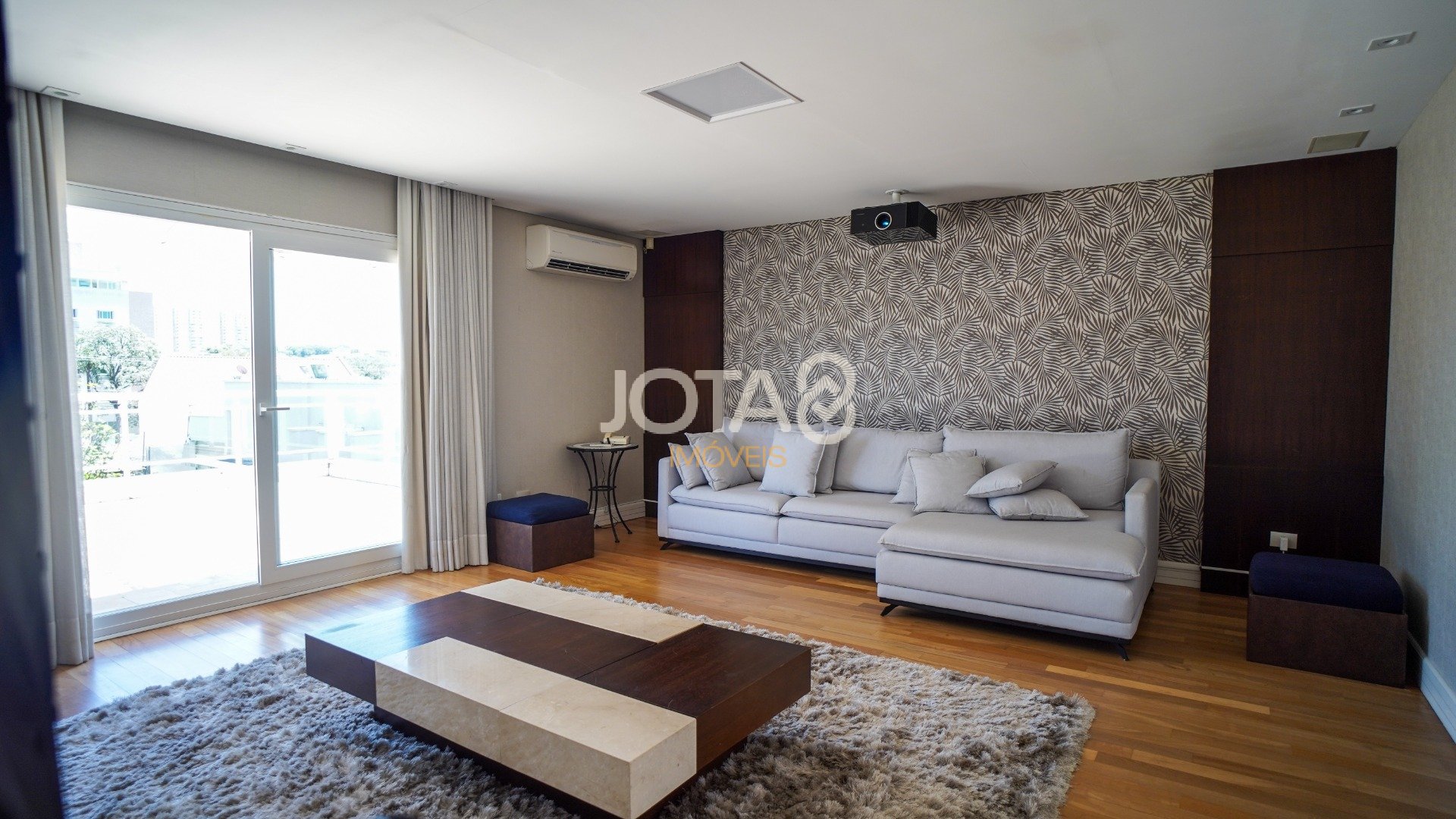 CASA COM PISCINA DE ALTO PADRÃO NO BACACHERI