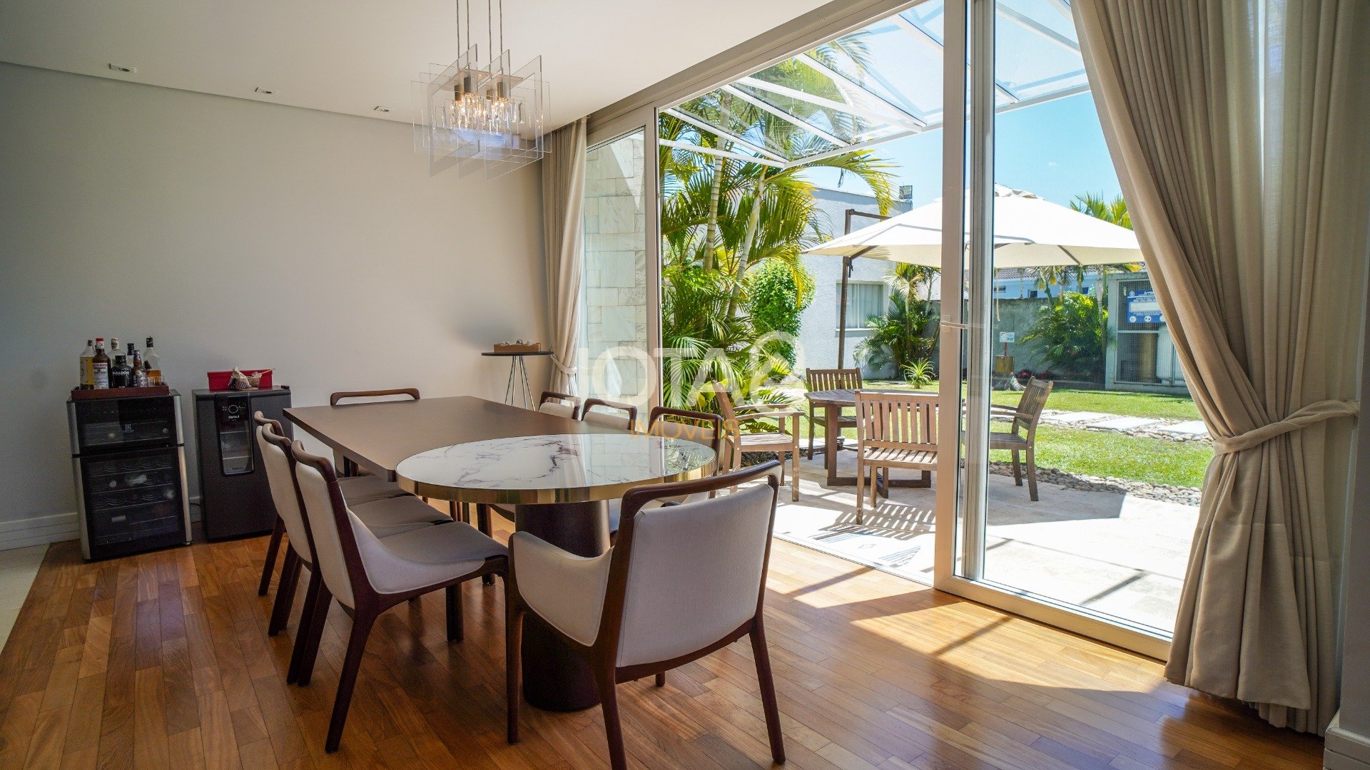 CASA COM PISCINA DE ALTO PADRÃO NO BACACHERI