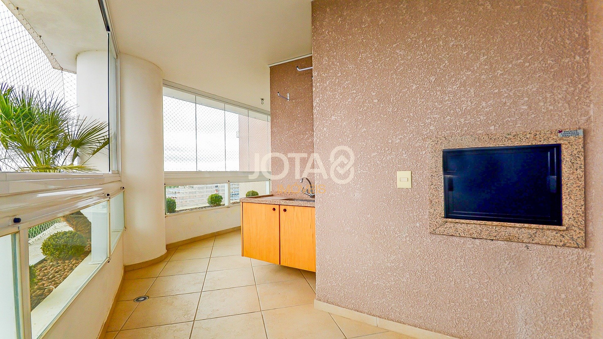 APARTAMENTO NO BIGORRILHO COM VISTA PARA O BARIGUI!