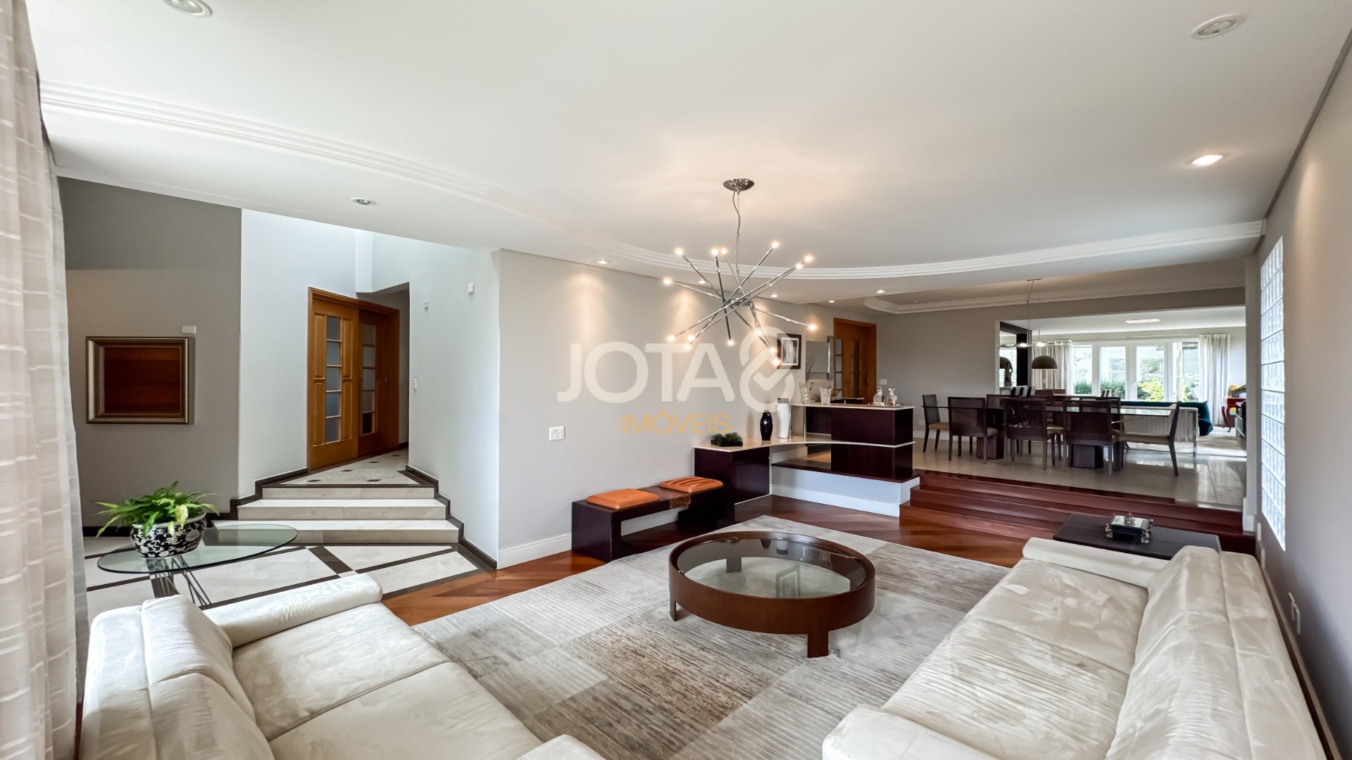 CASA EM CONDOMÍNIO COM 4 QUARTOS SENDO 2 SUÍTES E 2 DEMI!