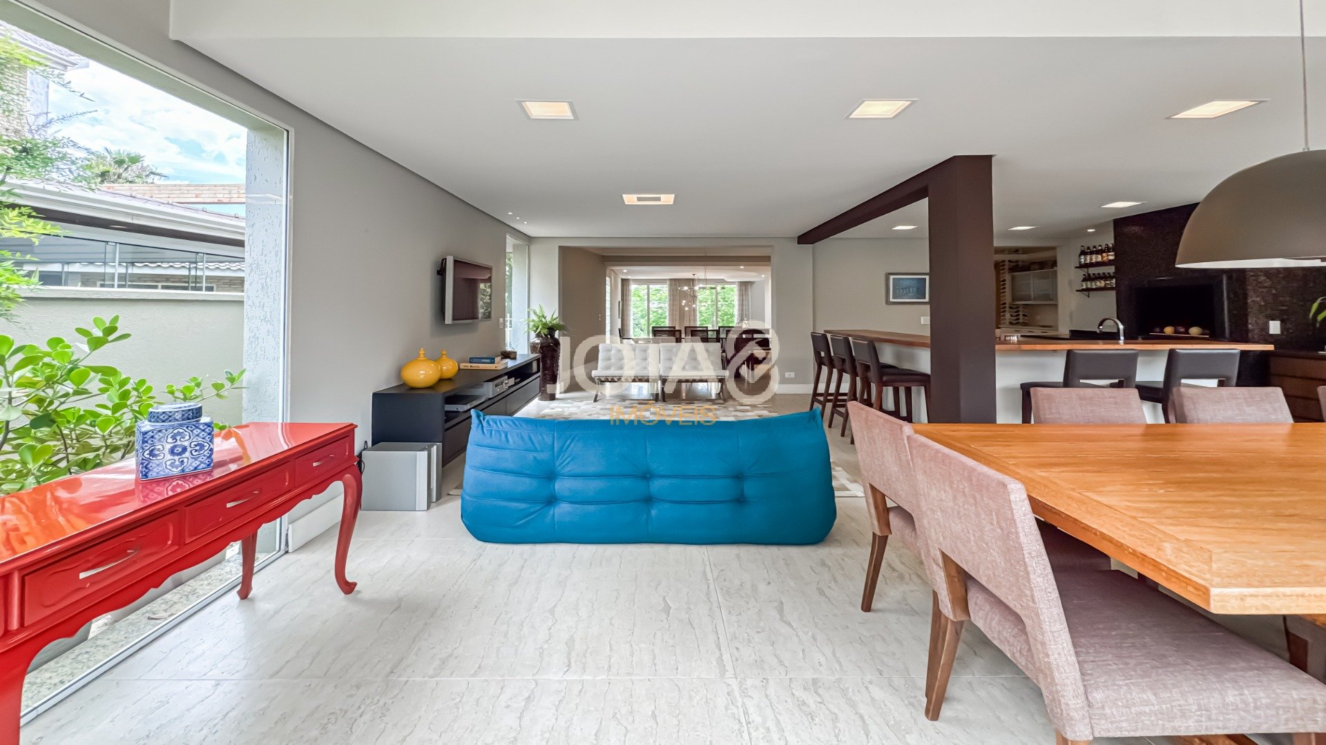 CASA EM CONDOMÍNIO COM 4 QUARTOS SENDO 2 SUÍTES E 2 DEMI!