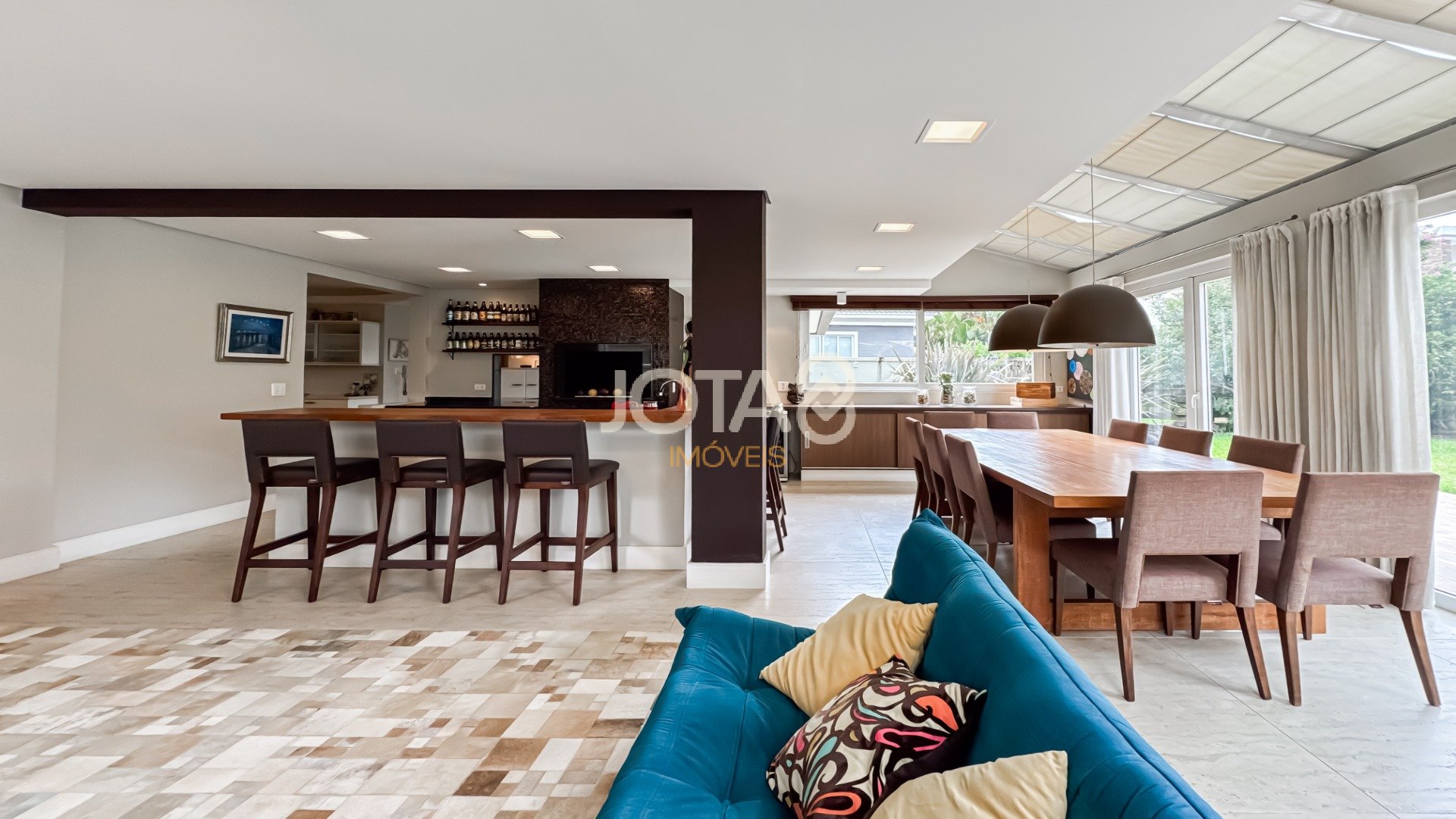 CASA EM CONDOMÍNIO COM 4 QUARTOS SENDO 2 SUÍTES E 2 DEMI!