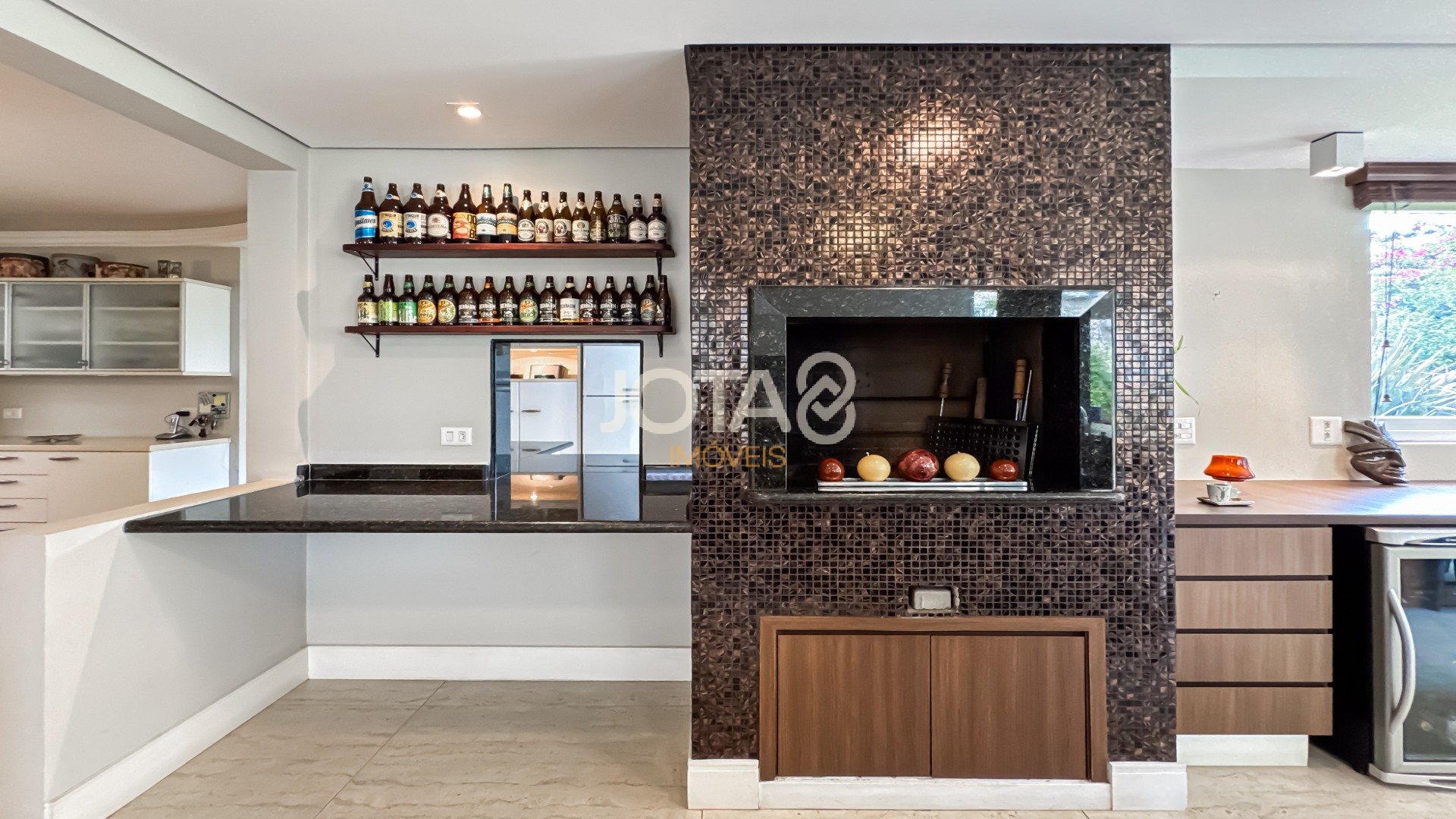 CASA EM CONDOMÍNIO COM 4 QUARTOS SENDO 2 SUÍTES E 2 DEMI!