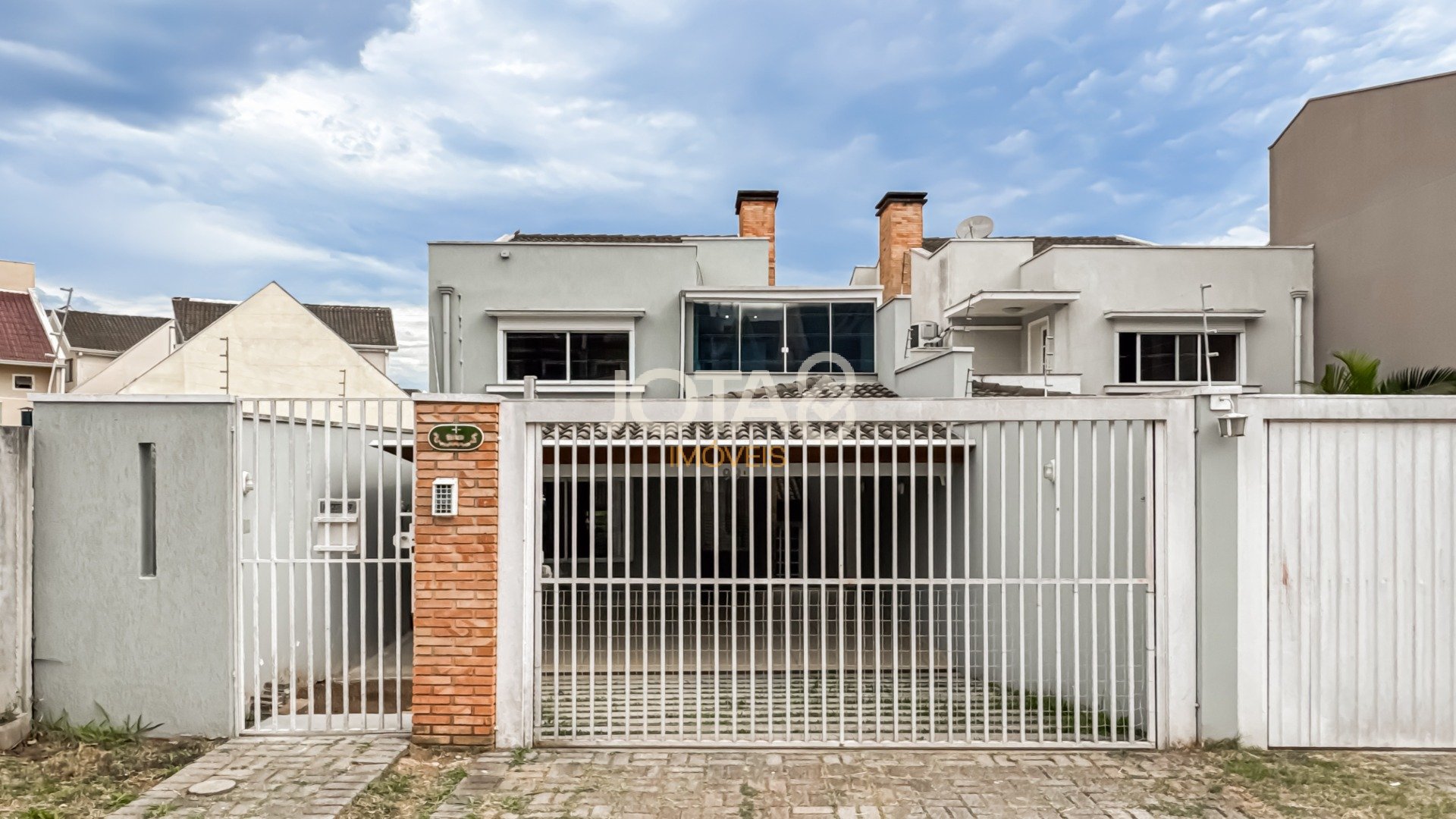 SOBRADO 3 QUARTOS E ESPAÇO GOURMET  NO JARDIM DAS AMÉRICAS