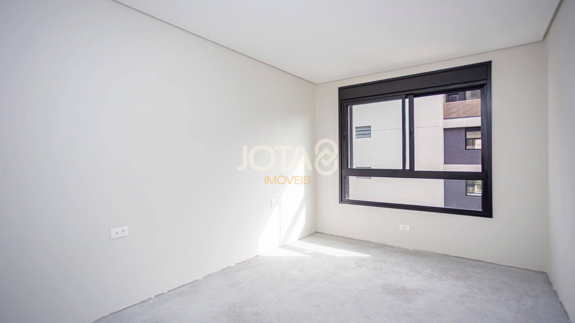CASA MIA - 3 QUARTOS E 2 VAGAS NO BIGORRILHO