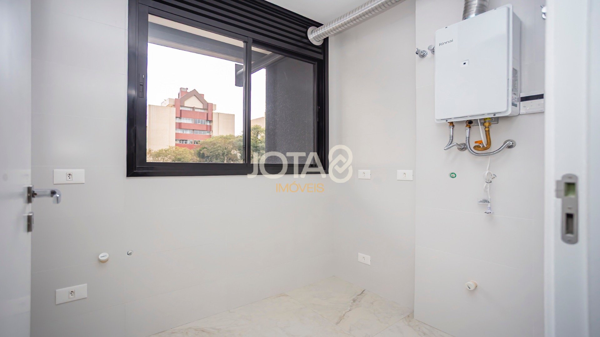 CASA MIA - 3 QUARTOS E 2 VAGAS NO BIGORRILHO