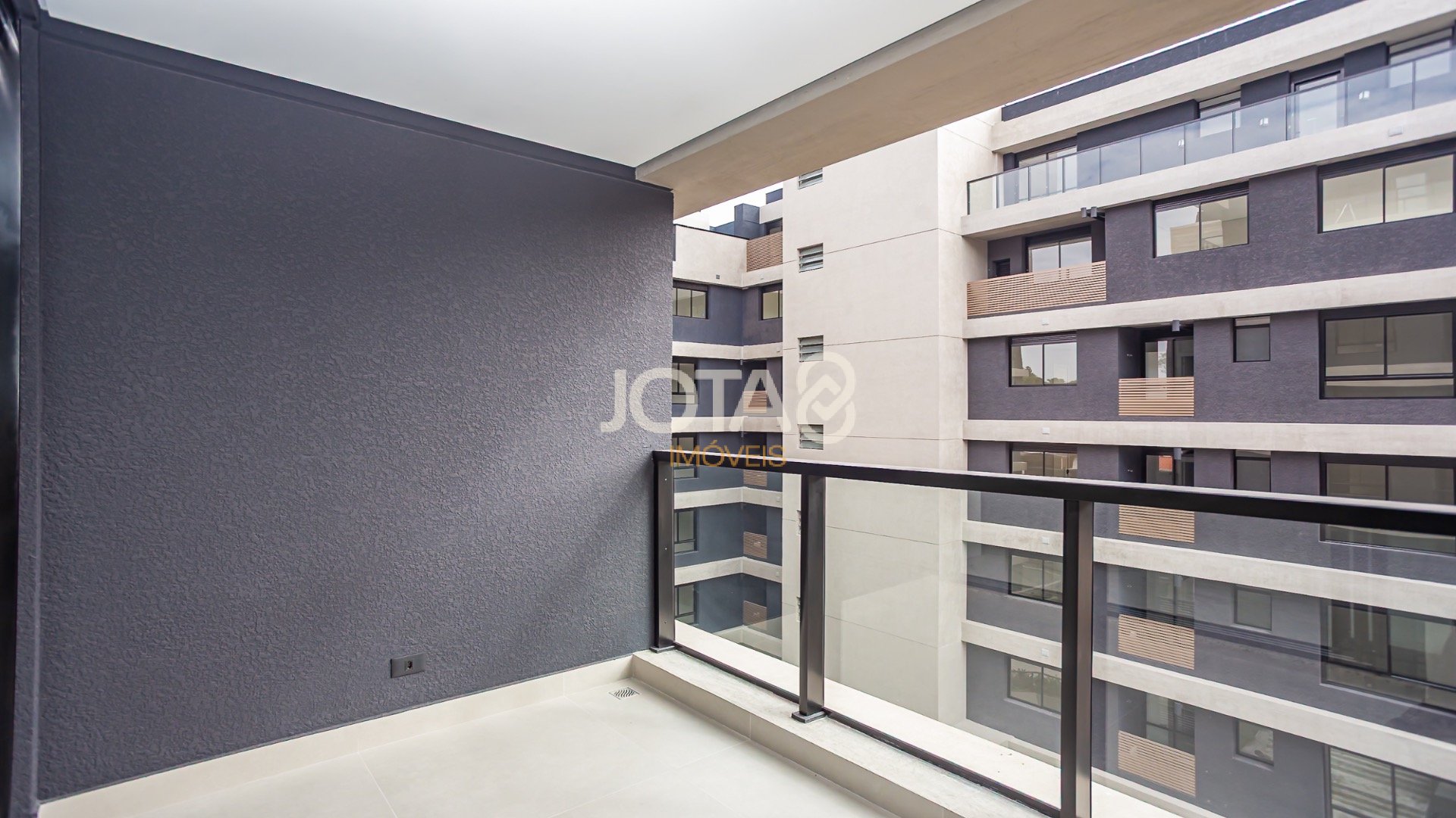 CASA MIA - 3 QUARTOS E 2 VAGAS NO BIGORRILHO