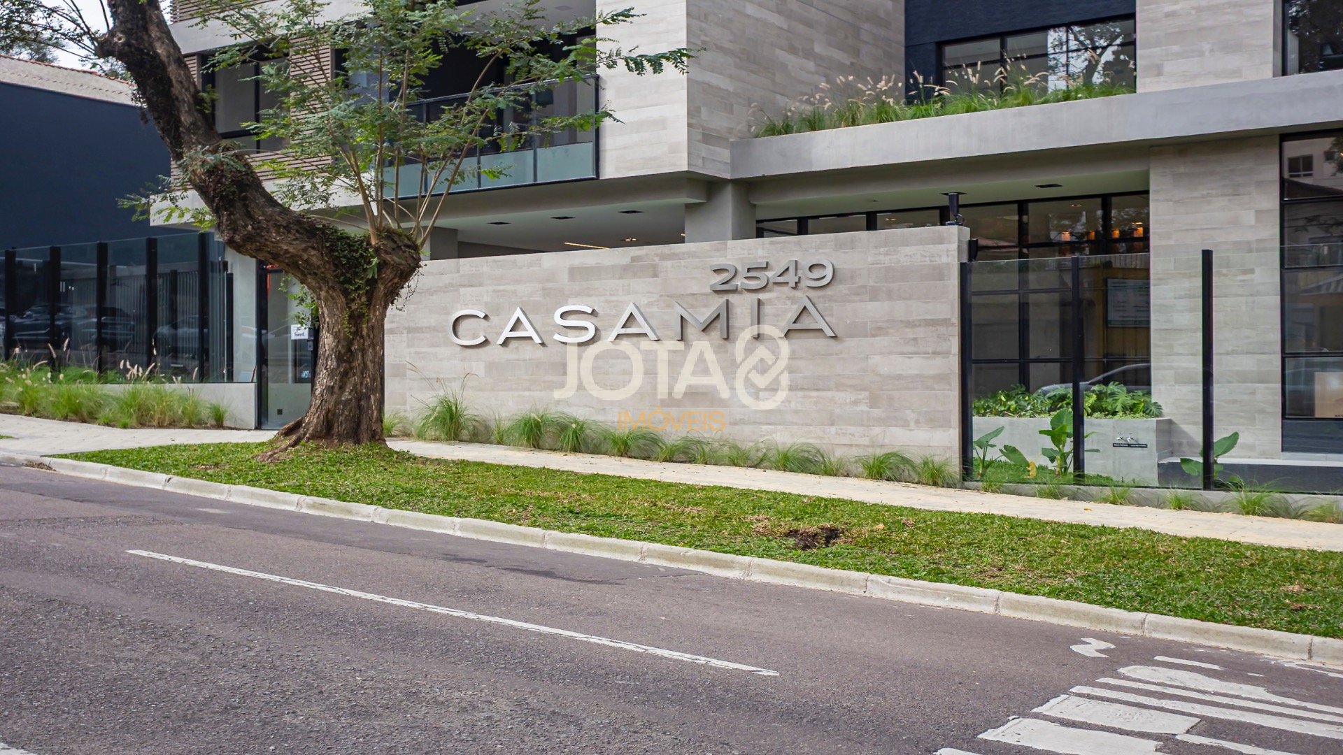 Foto de destaque Casa mia - 3 quartos e 2 vagas no bigorrilho