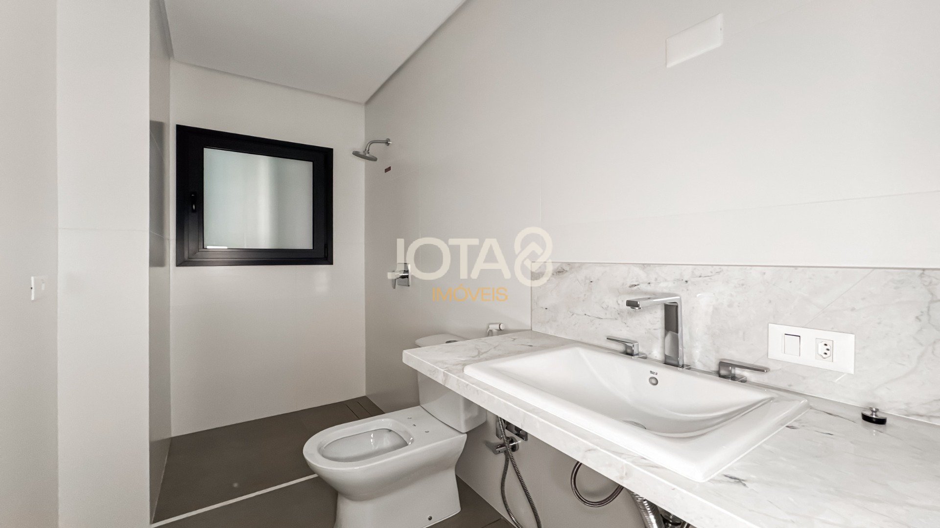APARTAMENTO NO CABRAL COM 3 SUÍTES - ÁTMAN