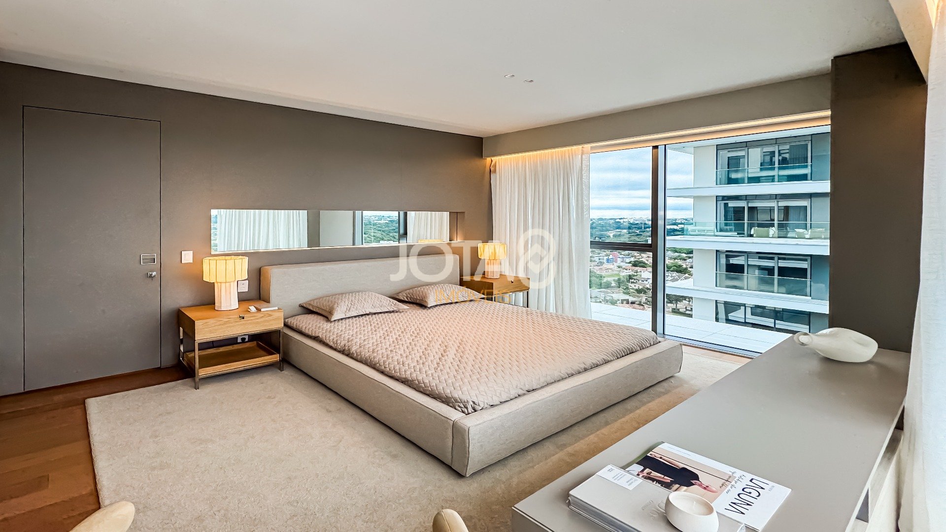 APARTAMENTO 3 SUÍTES COM VISTA DESLUMBRANTE DO PARQUE BARIGUI