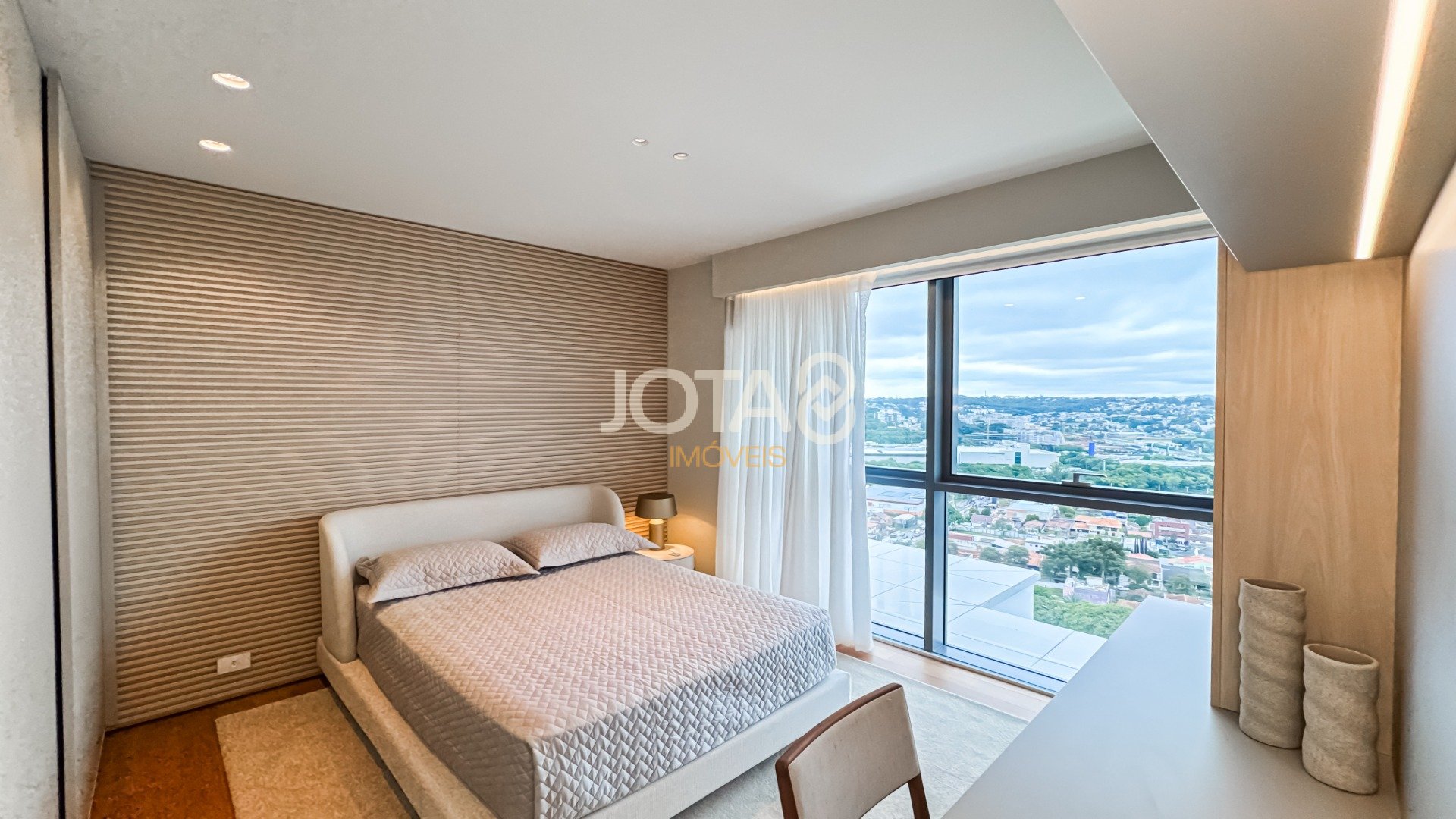 APARTAMENTO 3 SUÍTES COM VISTA DESLUMBRANTE DO PARQUE BARIGUI