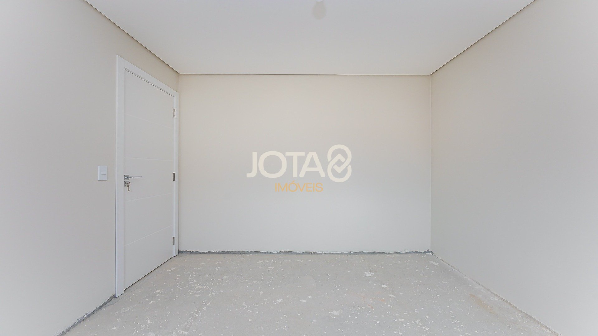 SOBRADO TRIPLEX COM  3 QUARTOS, JARDIM E TERRACO