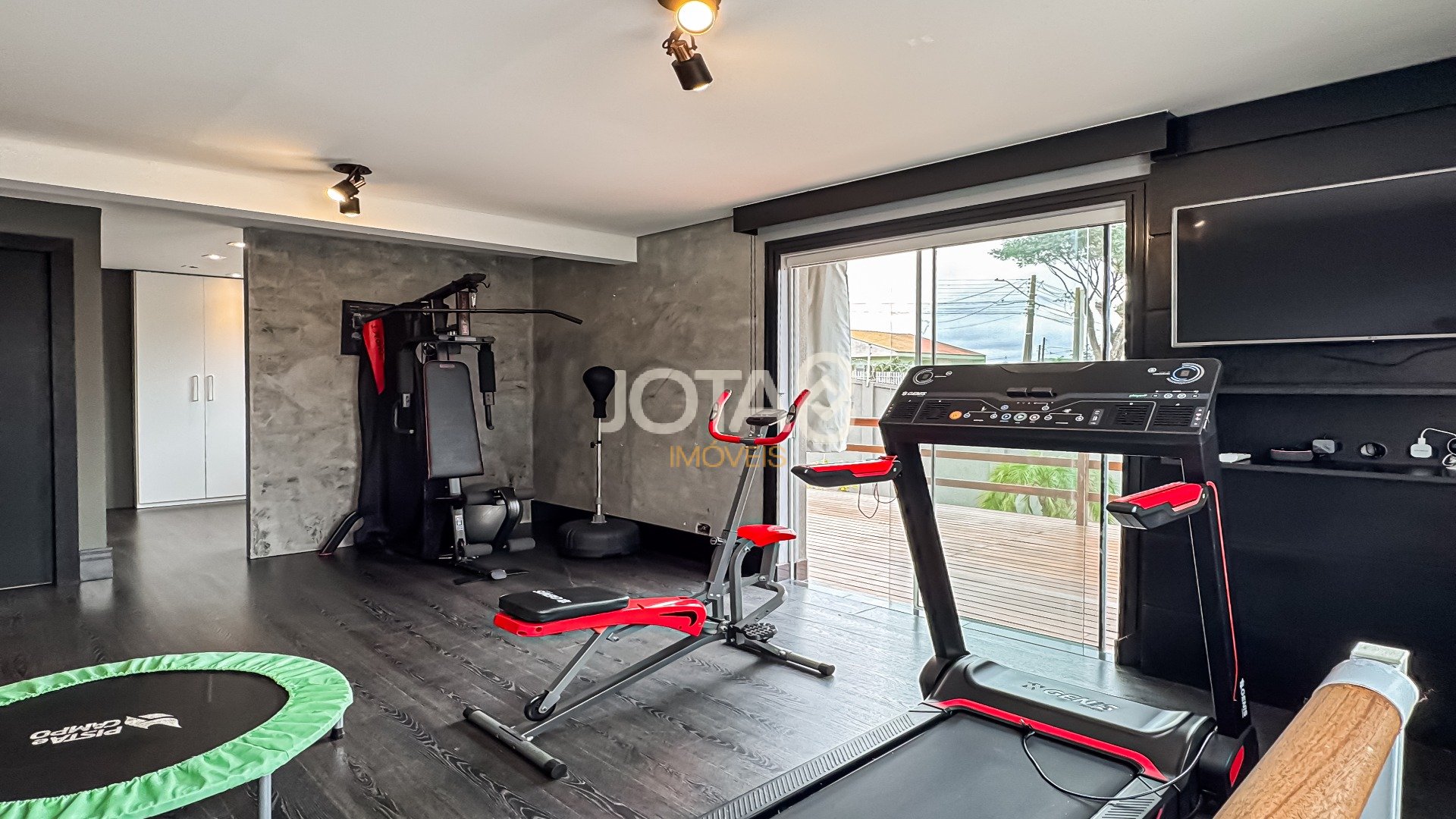 CASA EM CONDOMÍNIO COM 4 SUÍTES E TERRENO COM PISCINA NO SÃO BRAZ