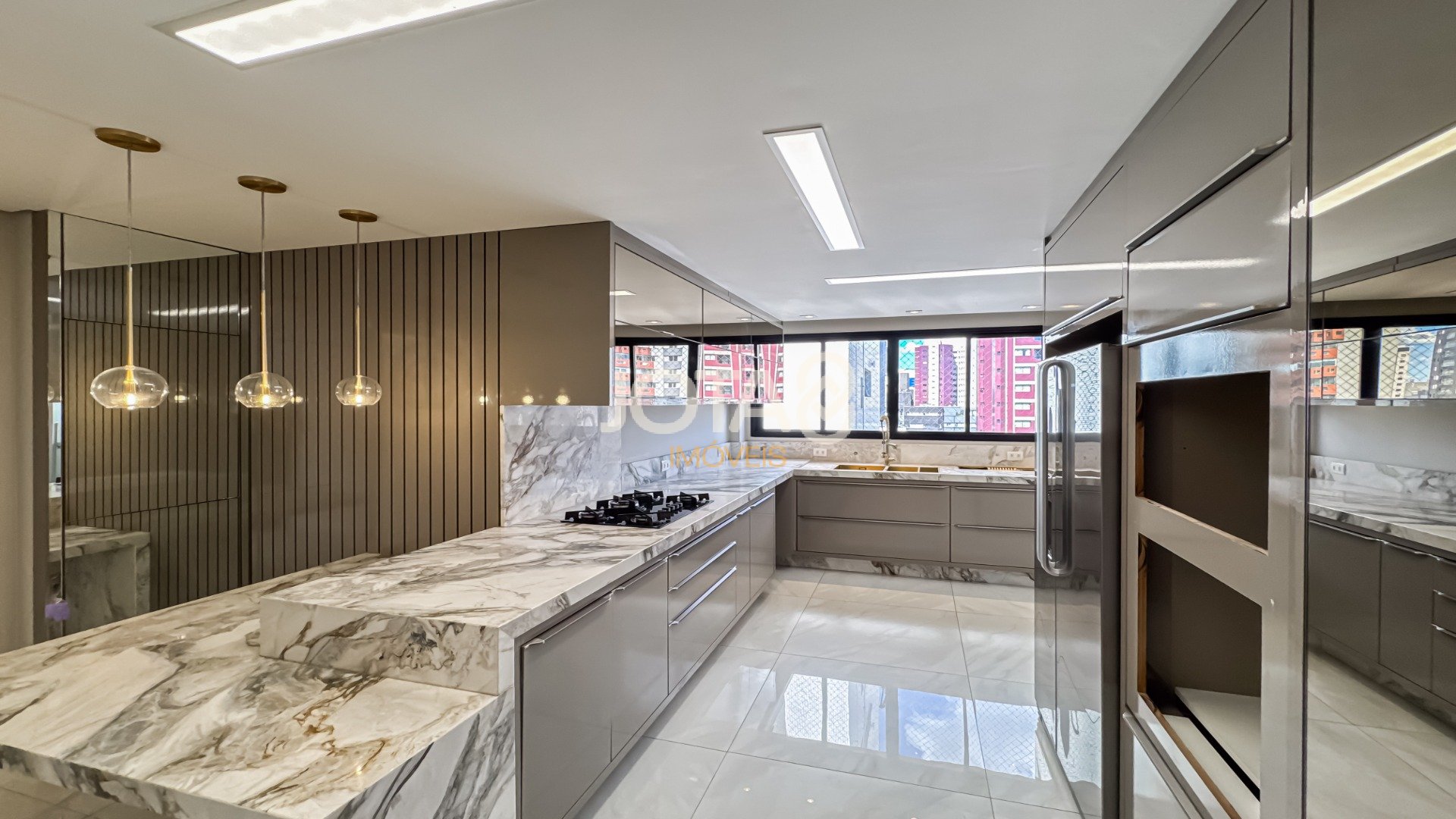COBERTURA DUPLEX NO BATEL ED MONASTIER