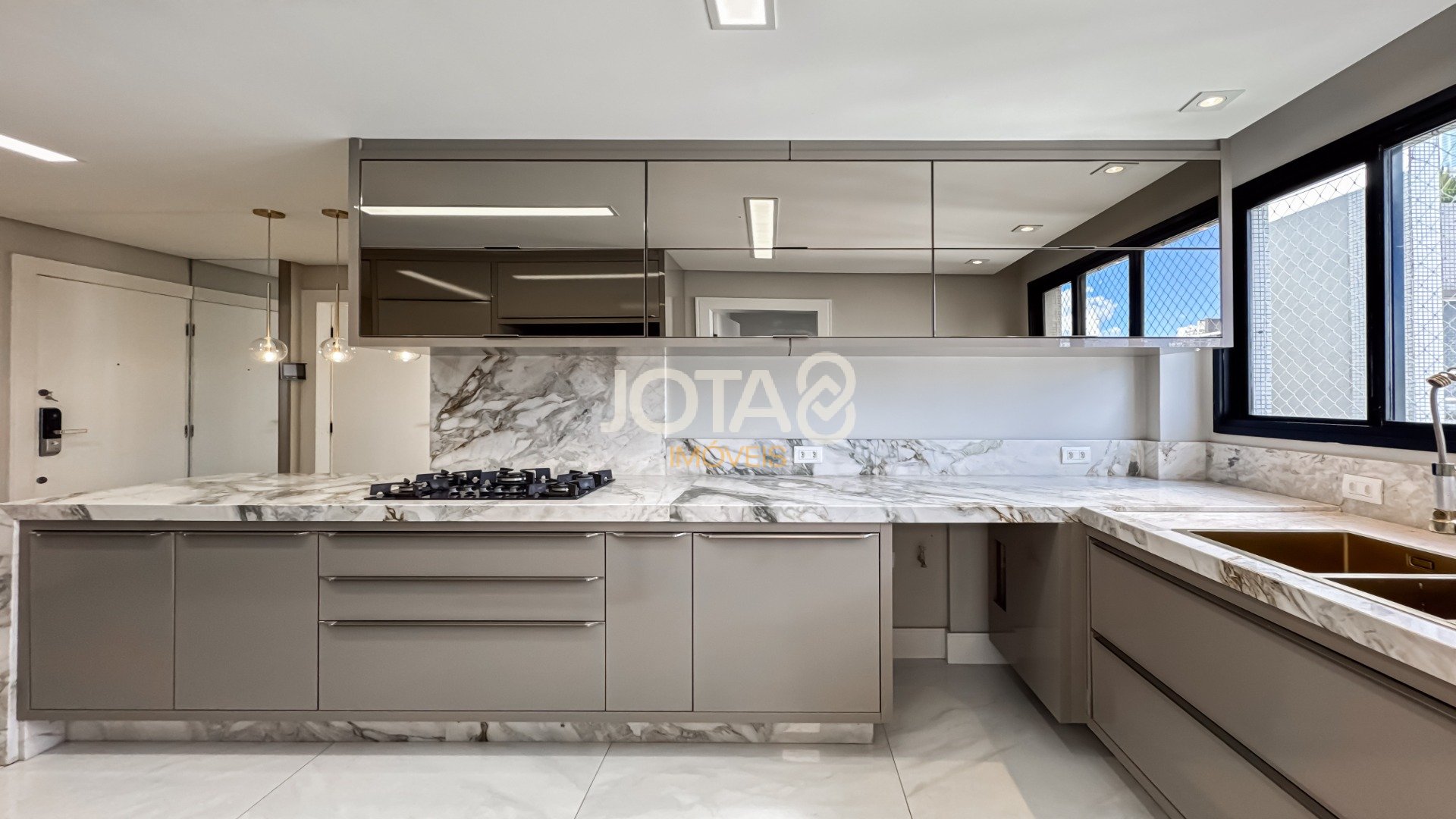 COBERTURA DUPLEX NO BATEL ED MONASTIER