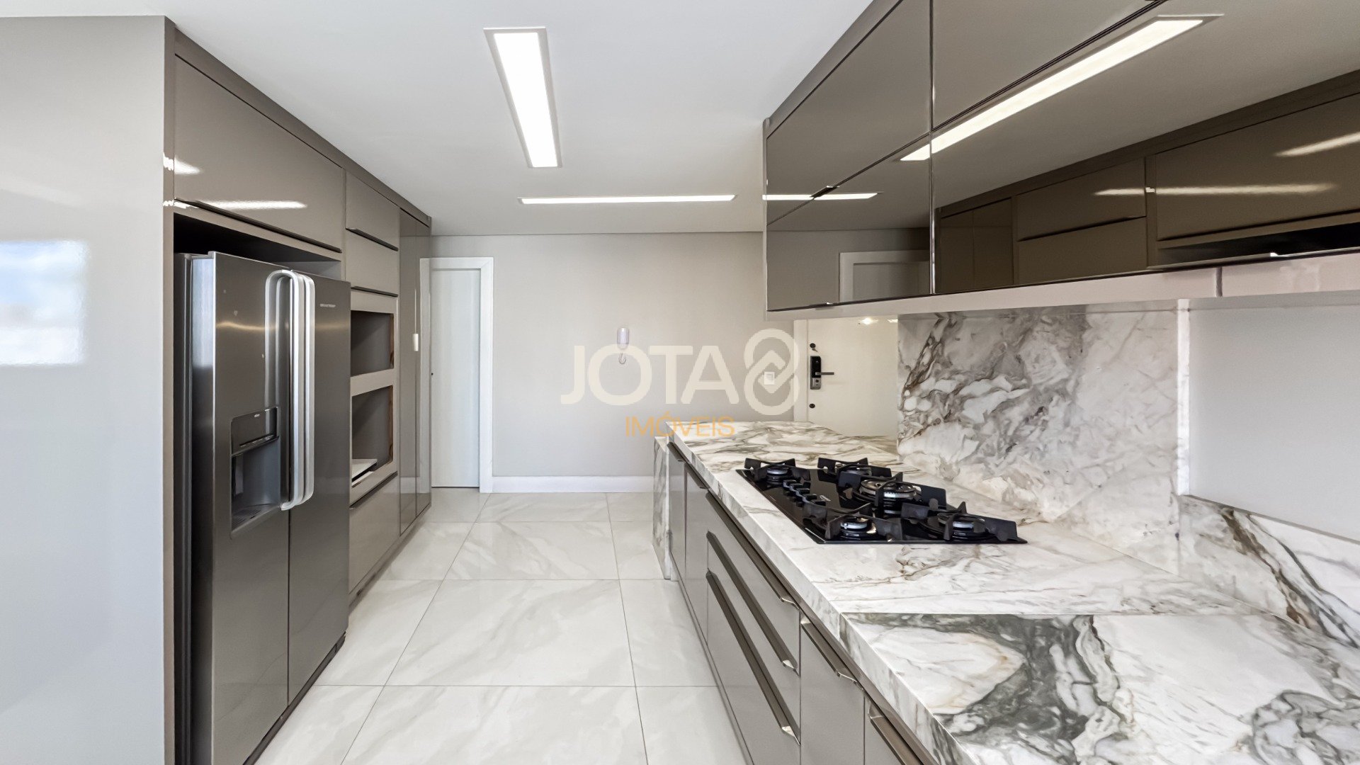 COBERTURA DUPLEX NO BATEL ED MONASTIER
