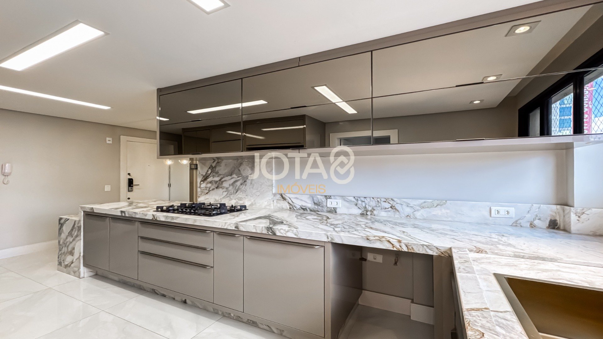 COBERTURA DUPLEX NO BATEL ED MONASTIER