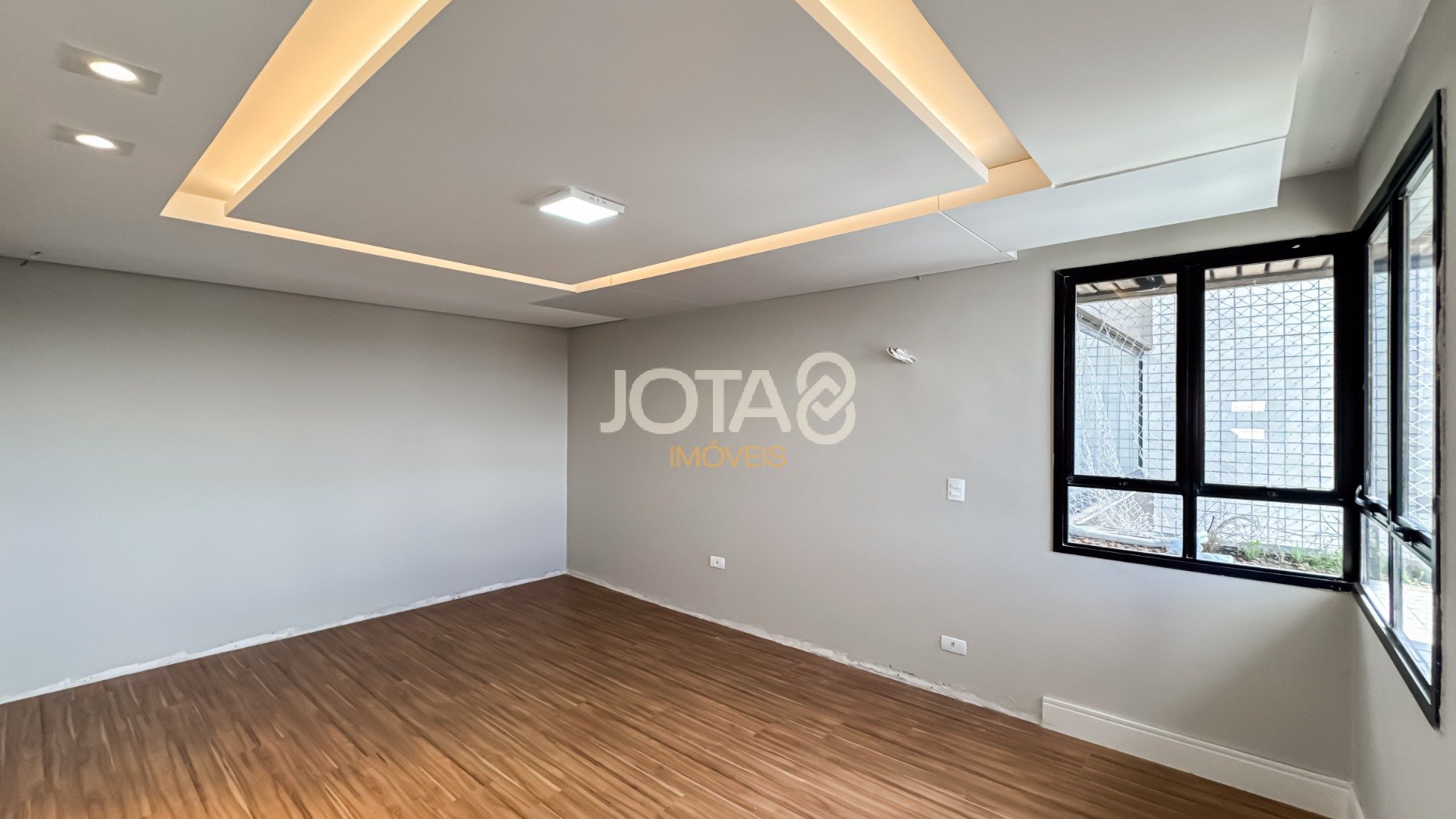COBERTURA DUPLEX NO BATEL ED MONASTIER