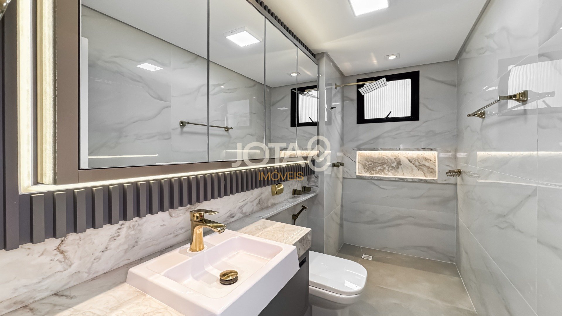 COBERTURA DUPLEX NO BATEL ED MONASTIER