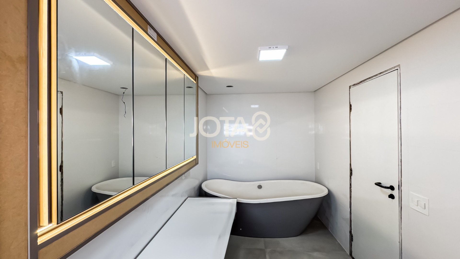 COBERTURA DUPLEX NO BATEL ED MONASTIER