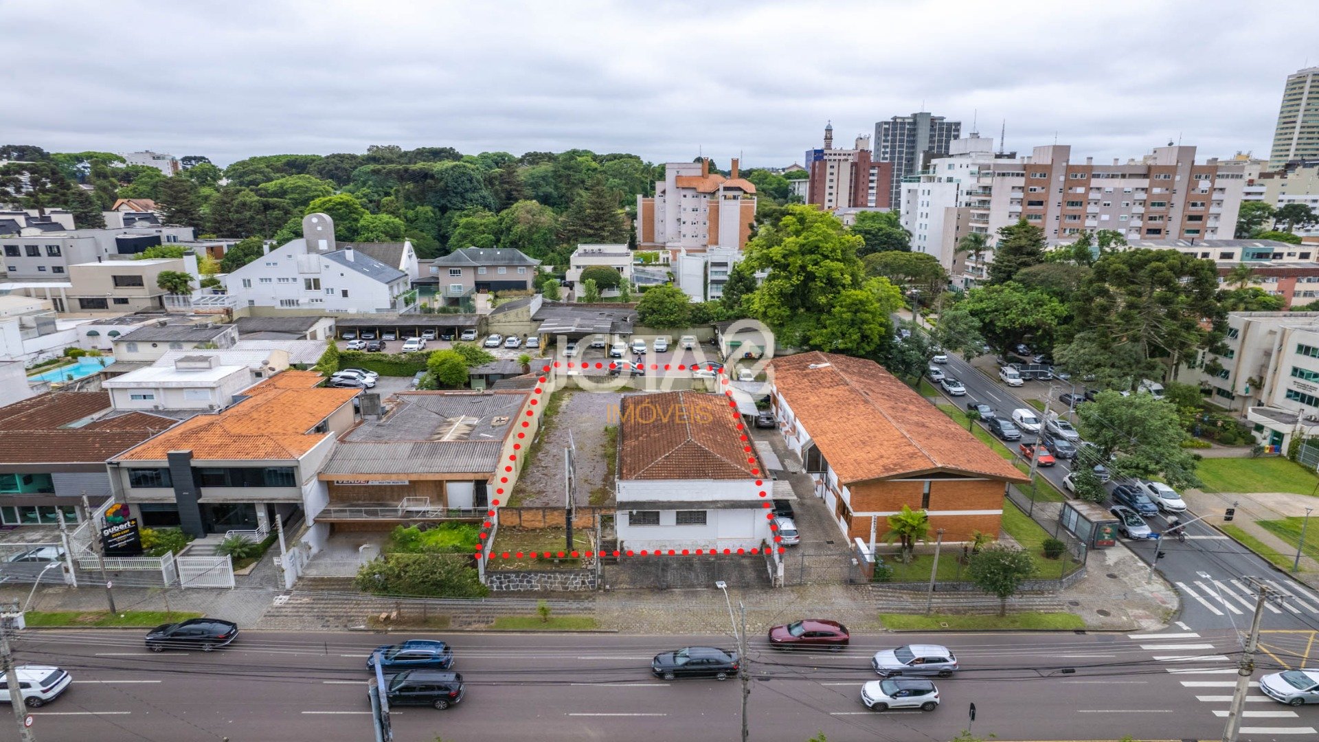 TERRENO NO MERCÊS EM ÓTIMA LOCALIZAÇÃO!