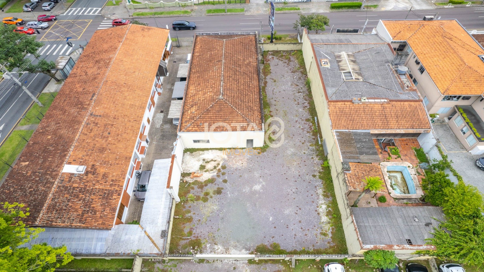 TERRENO NO MERCÊS EM ÓTIMA LOCALIZAÇÃO!